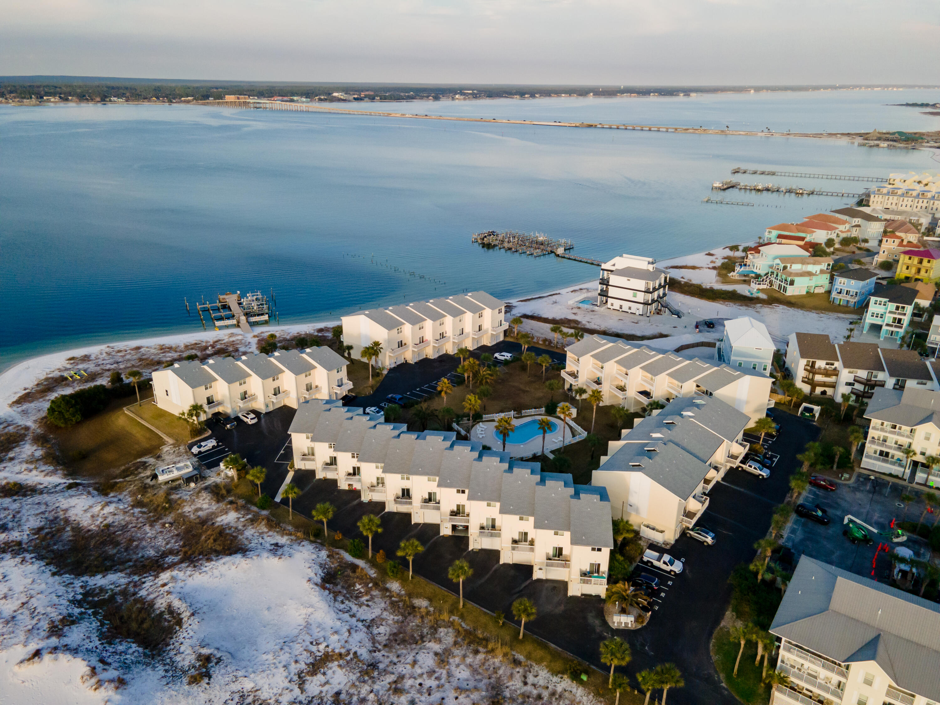 PARADISE POINT T/H - Residential