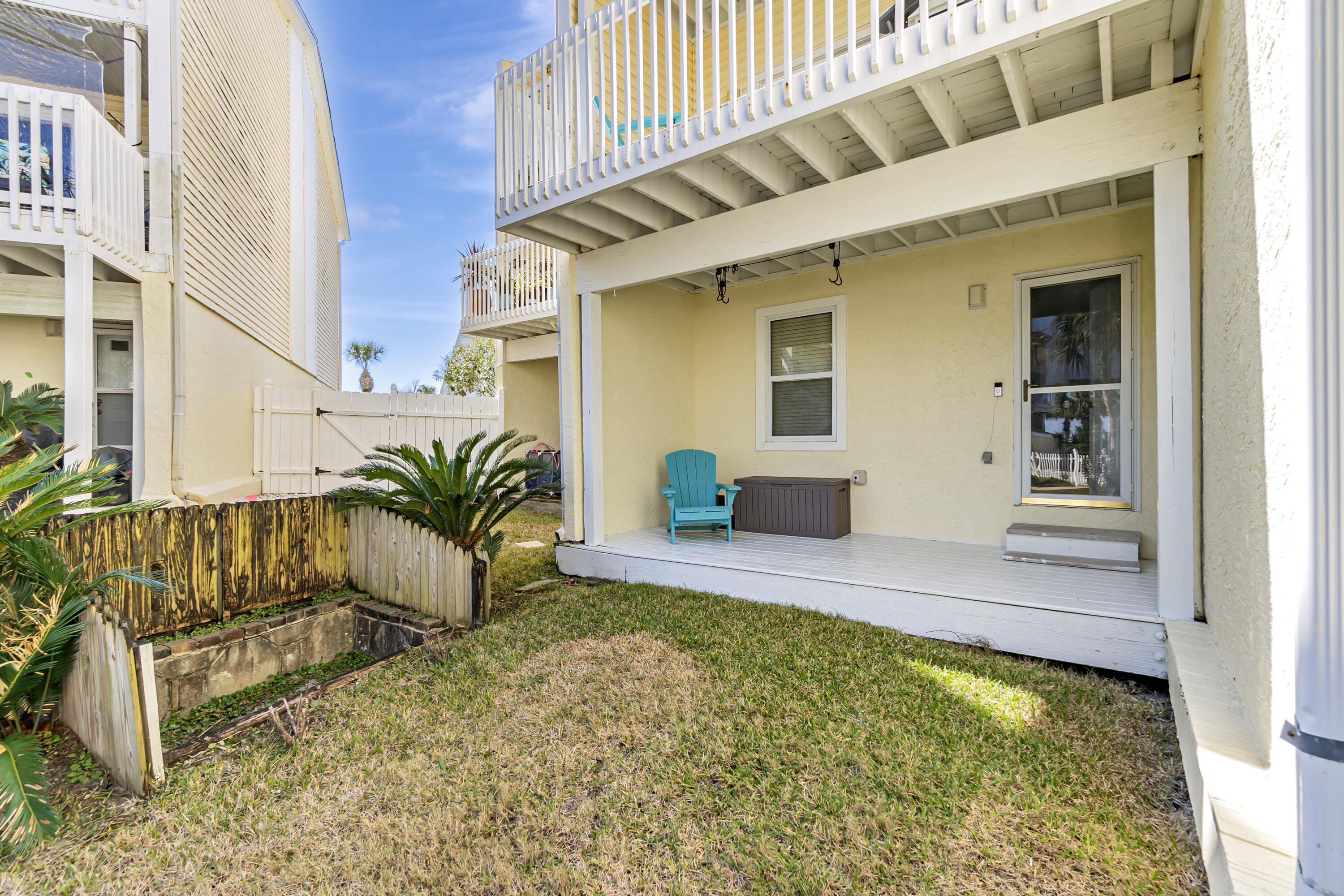 PARADISE POINT T/H - Residential