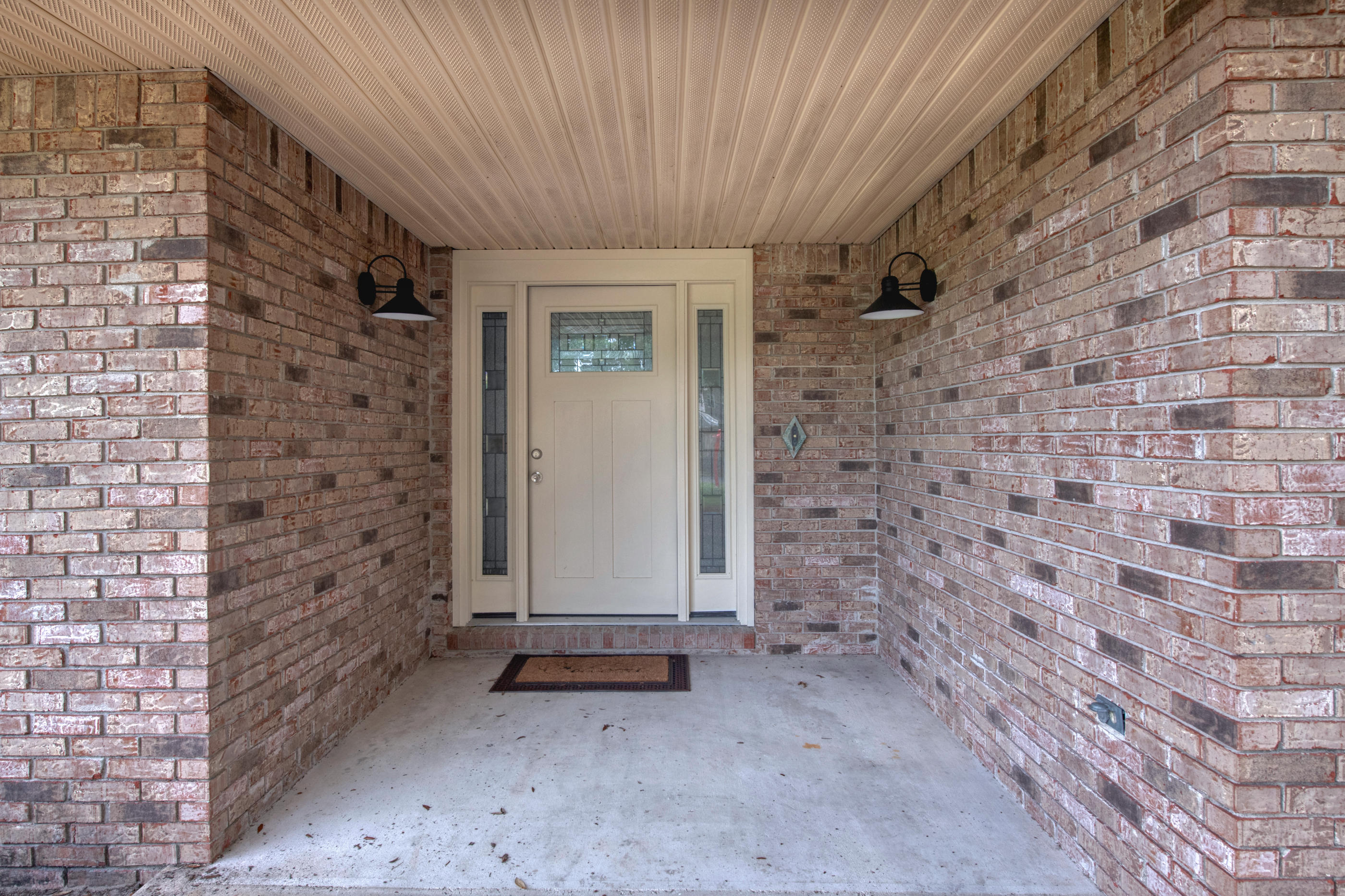 ROBLEDAL ESTATES - Residential