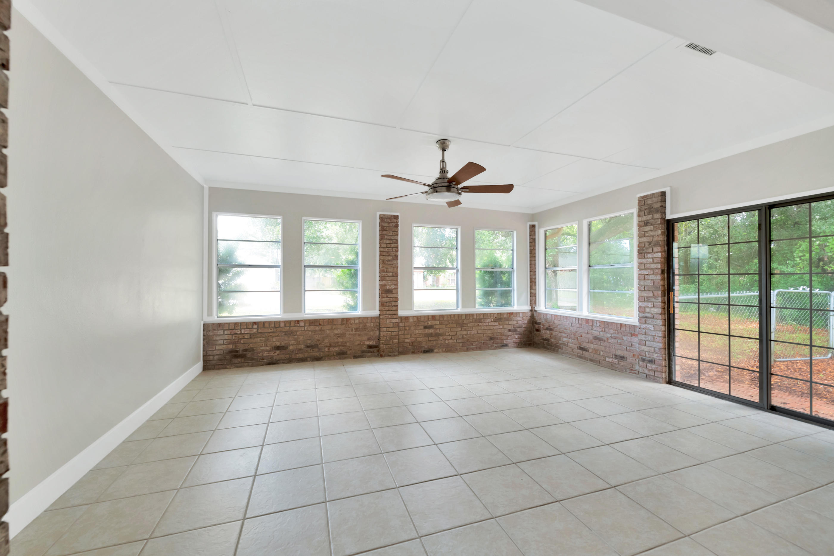 ROBLEDAL ESTATES - Residential