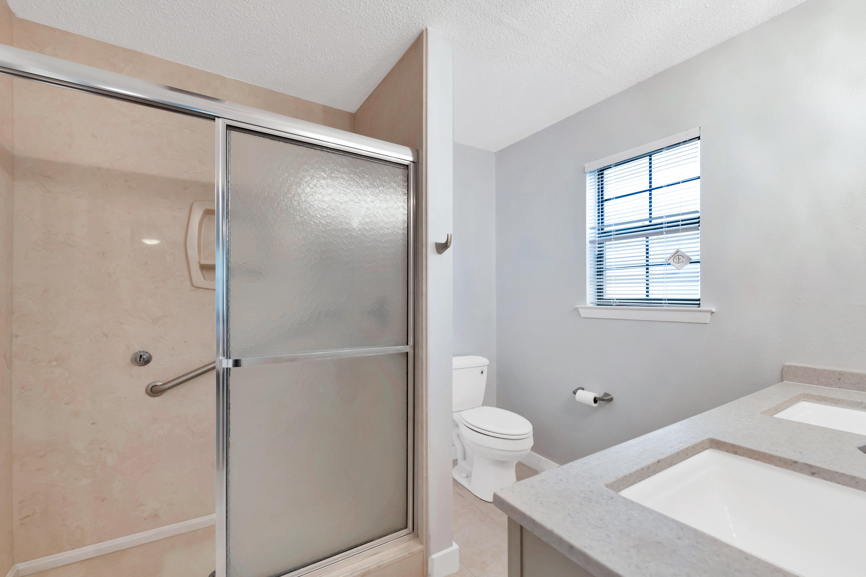 ROBLEDAL ESTATES - Residential