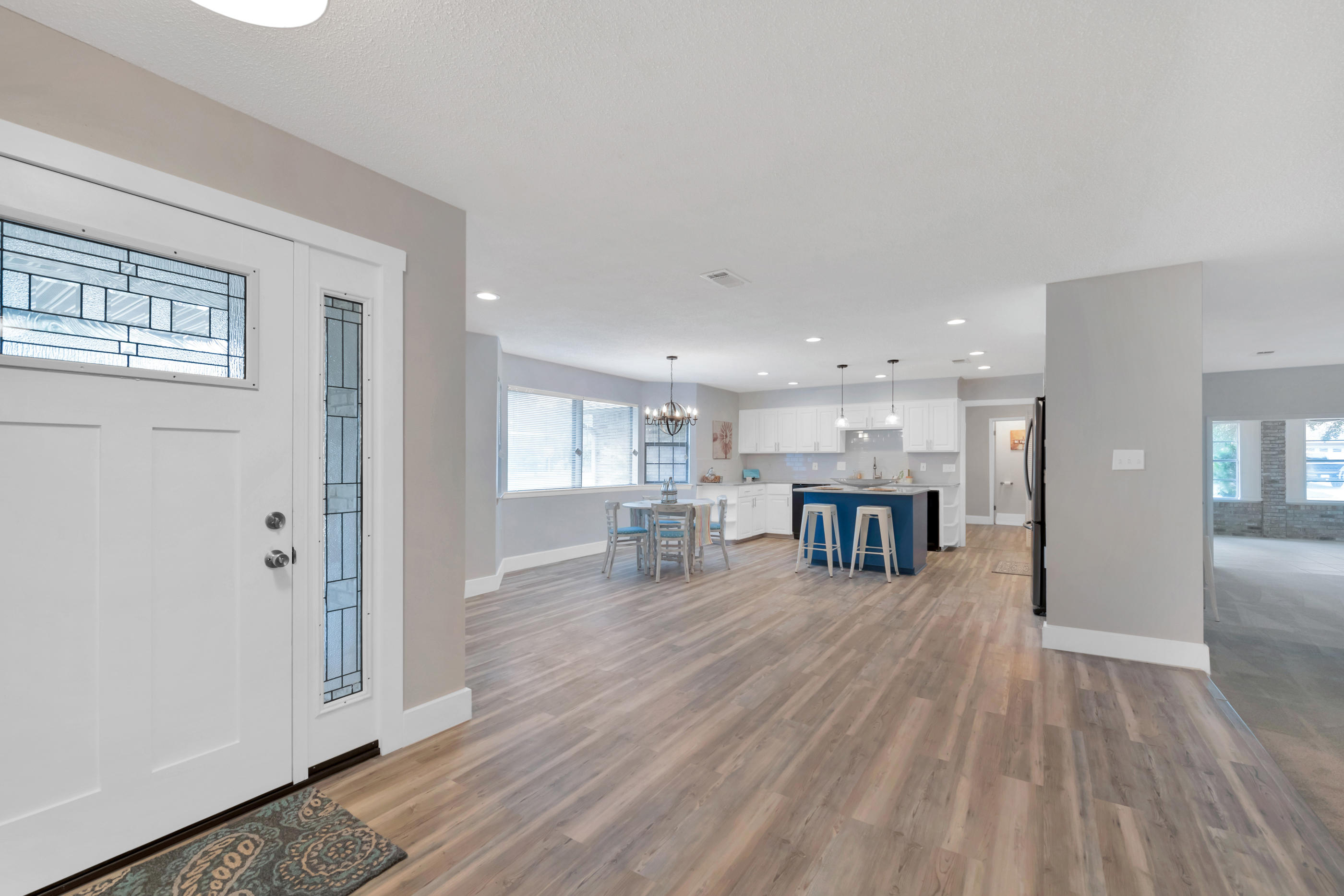 ROBLEDAL ESTATES - Residential