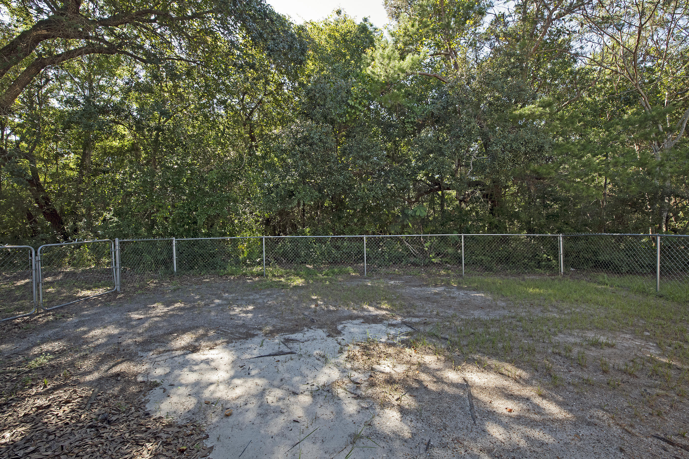 ROBLEDAL ESTATES - Residential