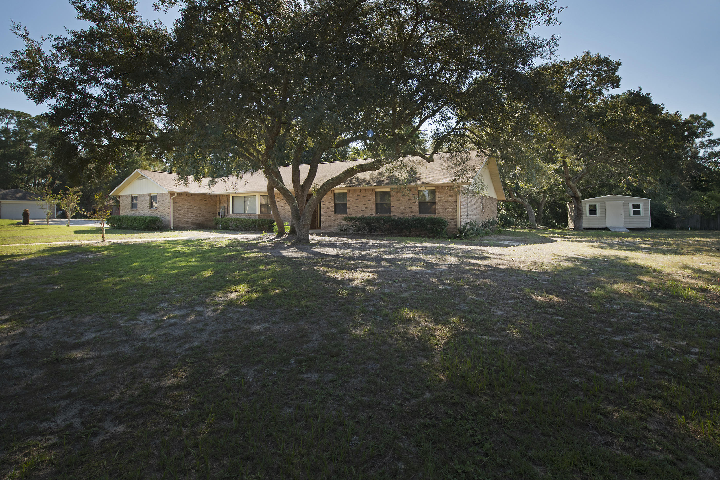 ROBLEDAL ESTATES - Residential