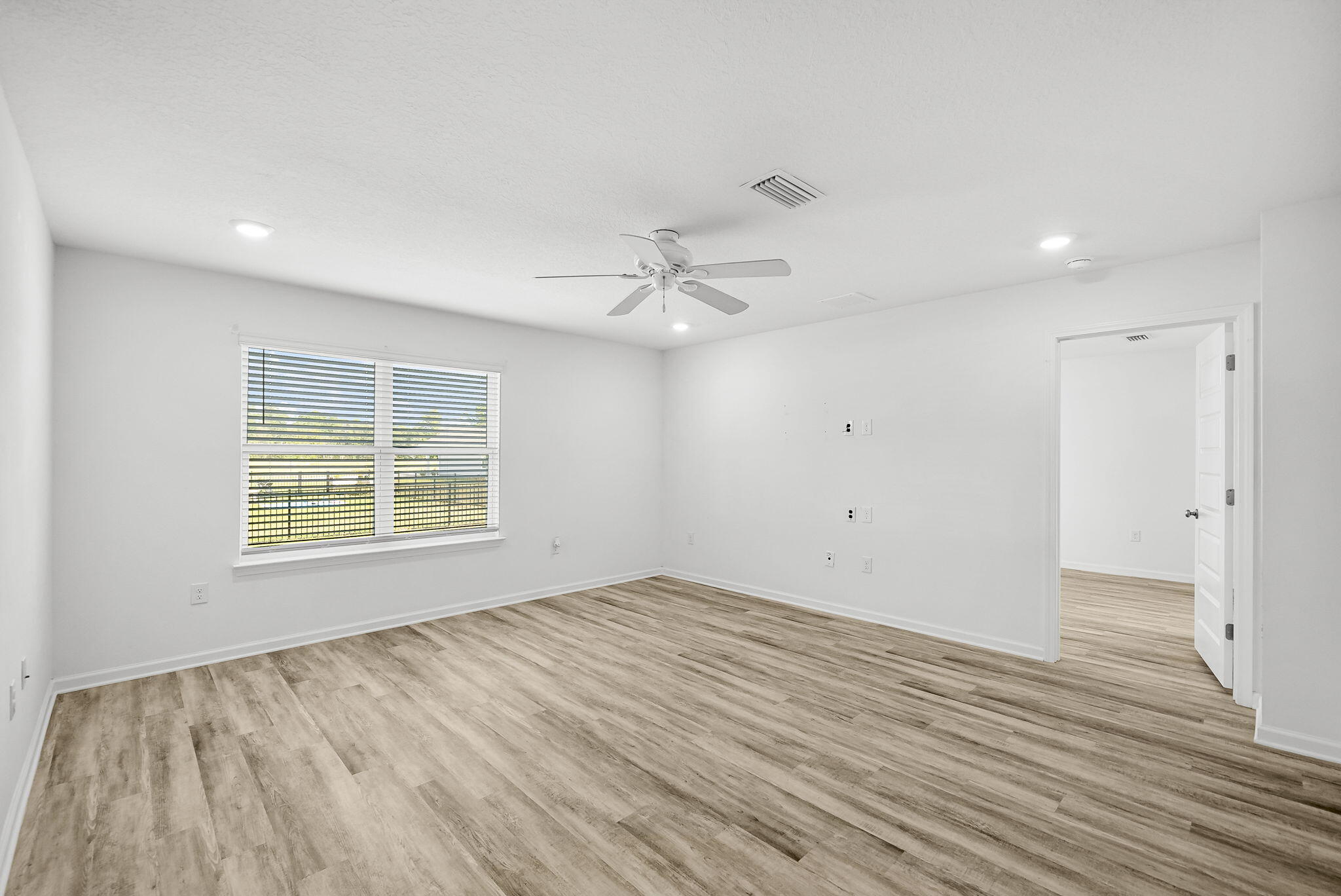 RIVERWALK PH I - Residential Lease