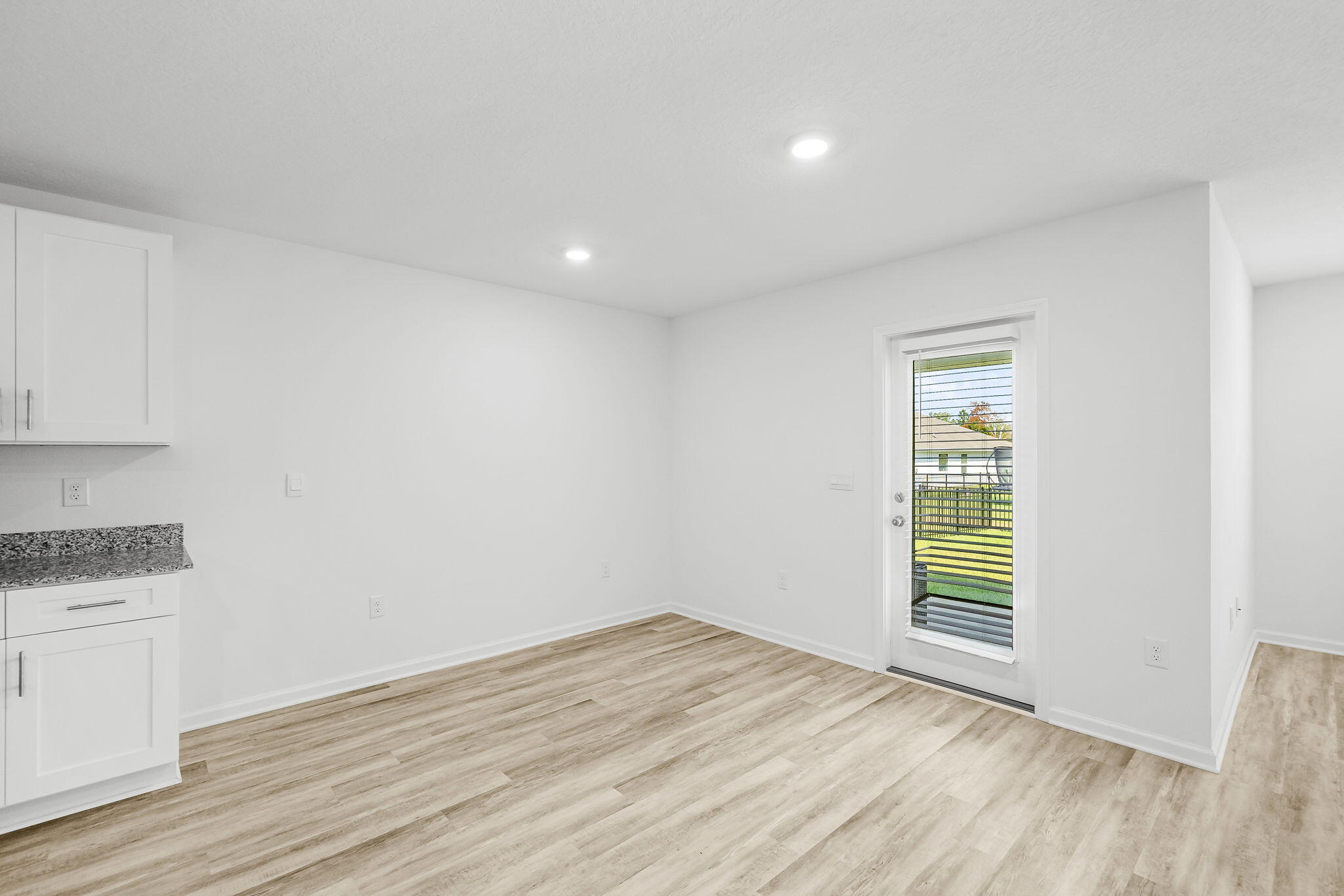 RIVERWALK PH I - Residential Lease