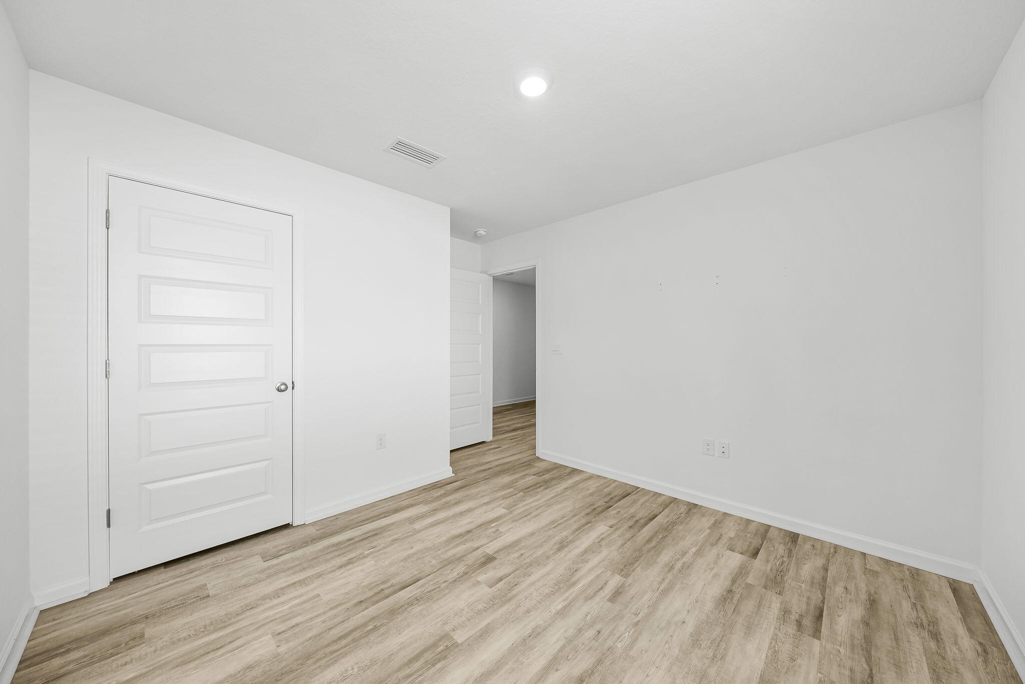 RIVERWALK PH I - Residential Lease