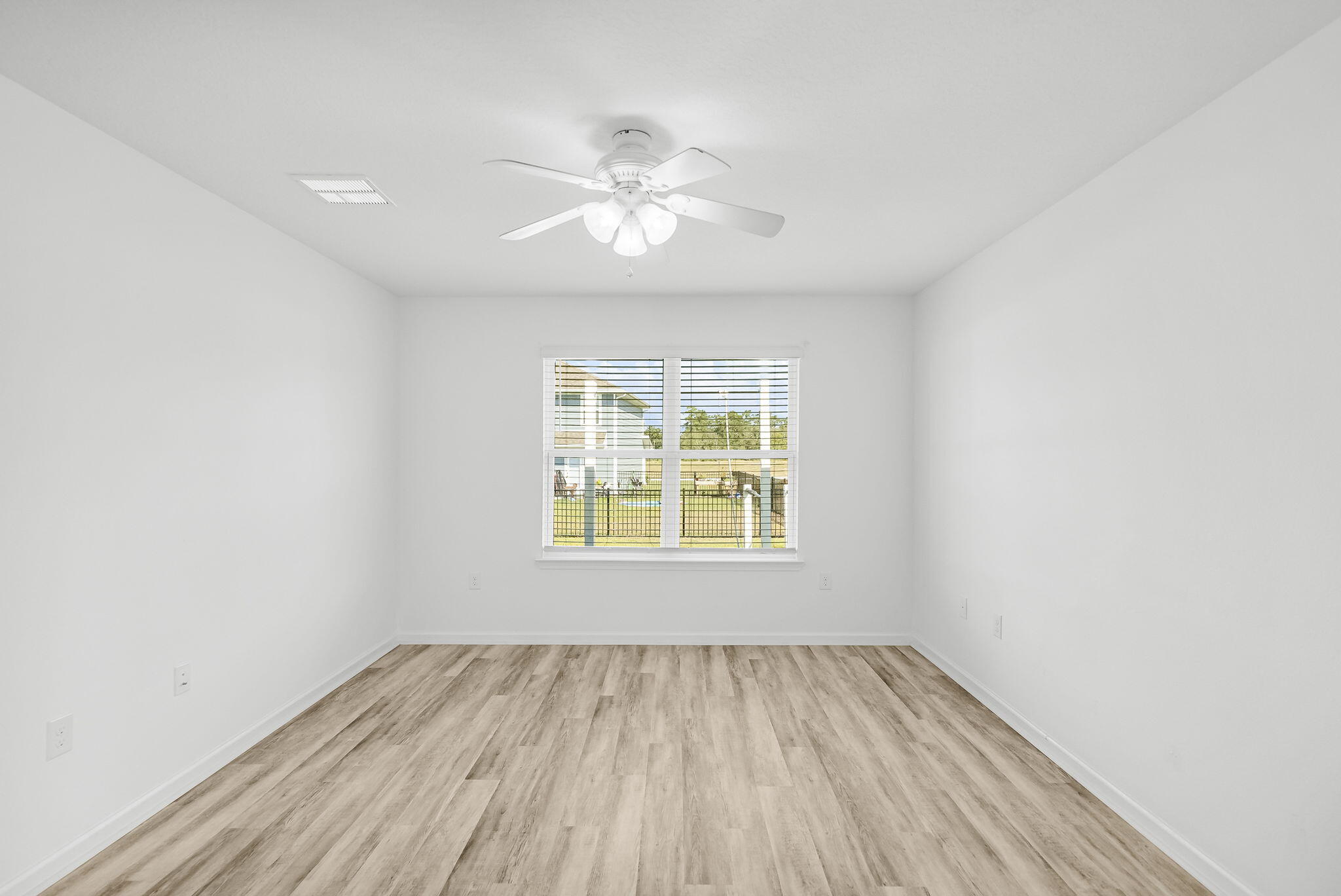 RIVERWALK PH I - Residential Lease