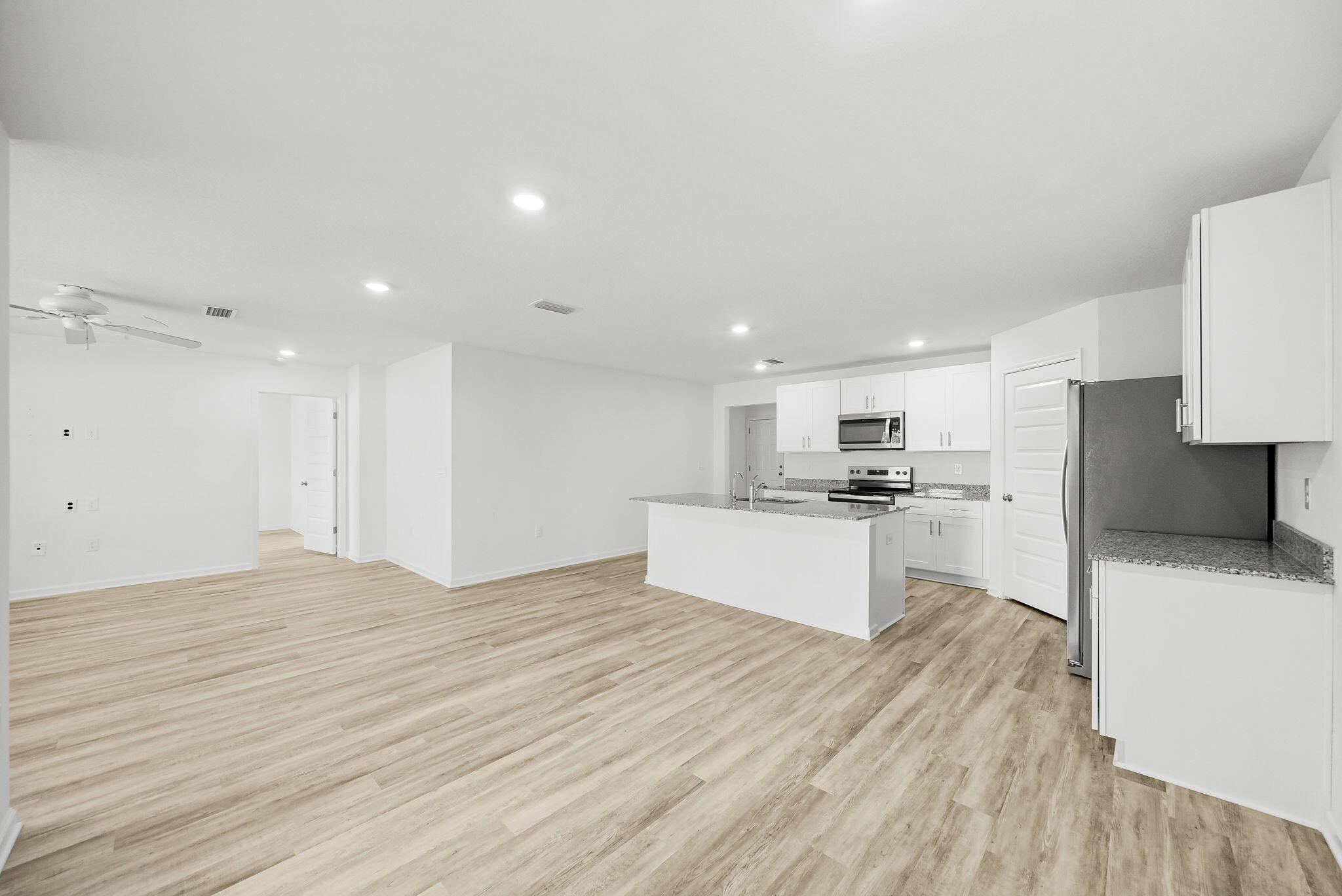 RIVERWALK PH I - Residential Lease