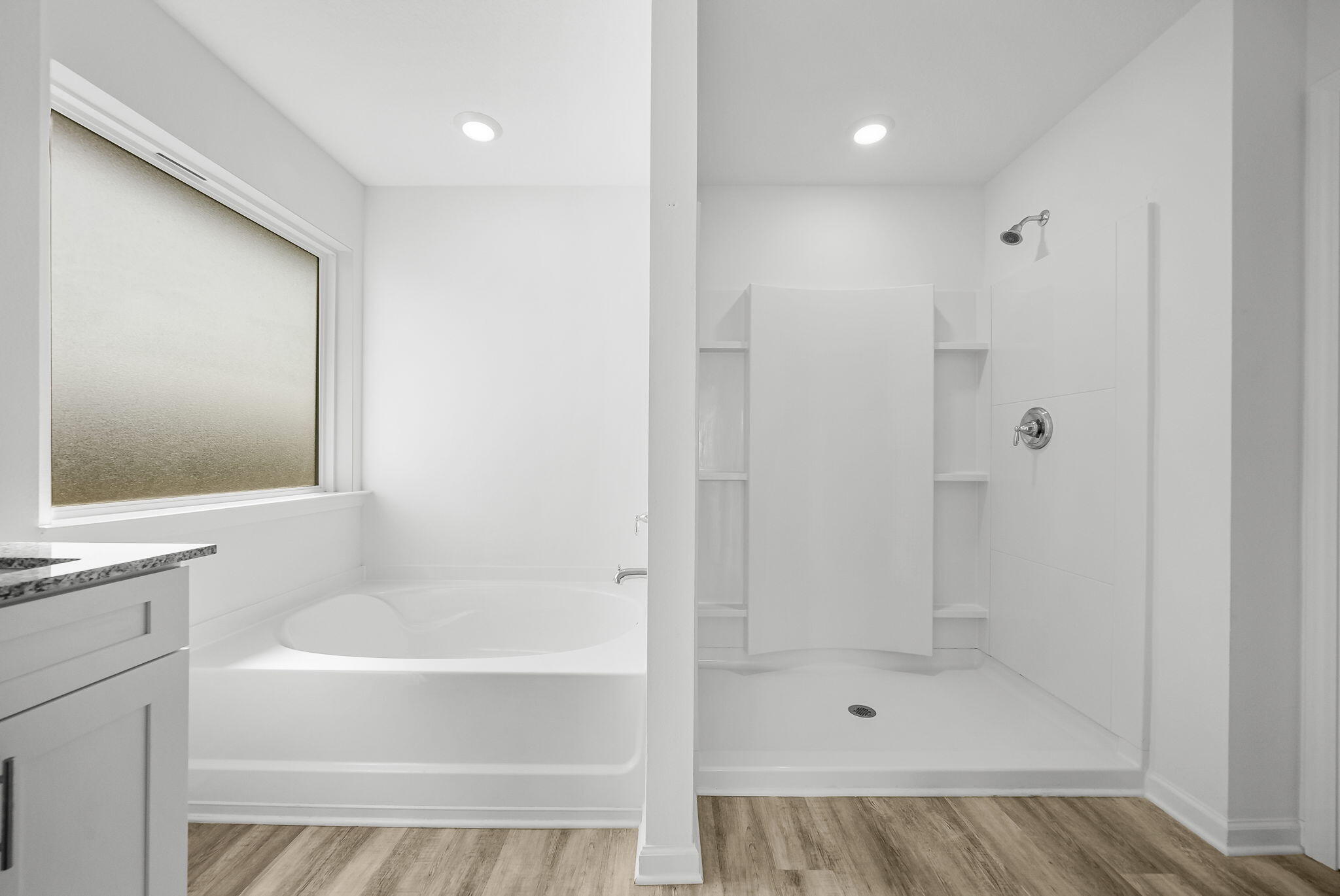 RIVERWALK PH I - Residential Lease