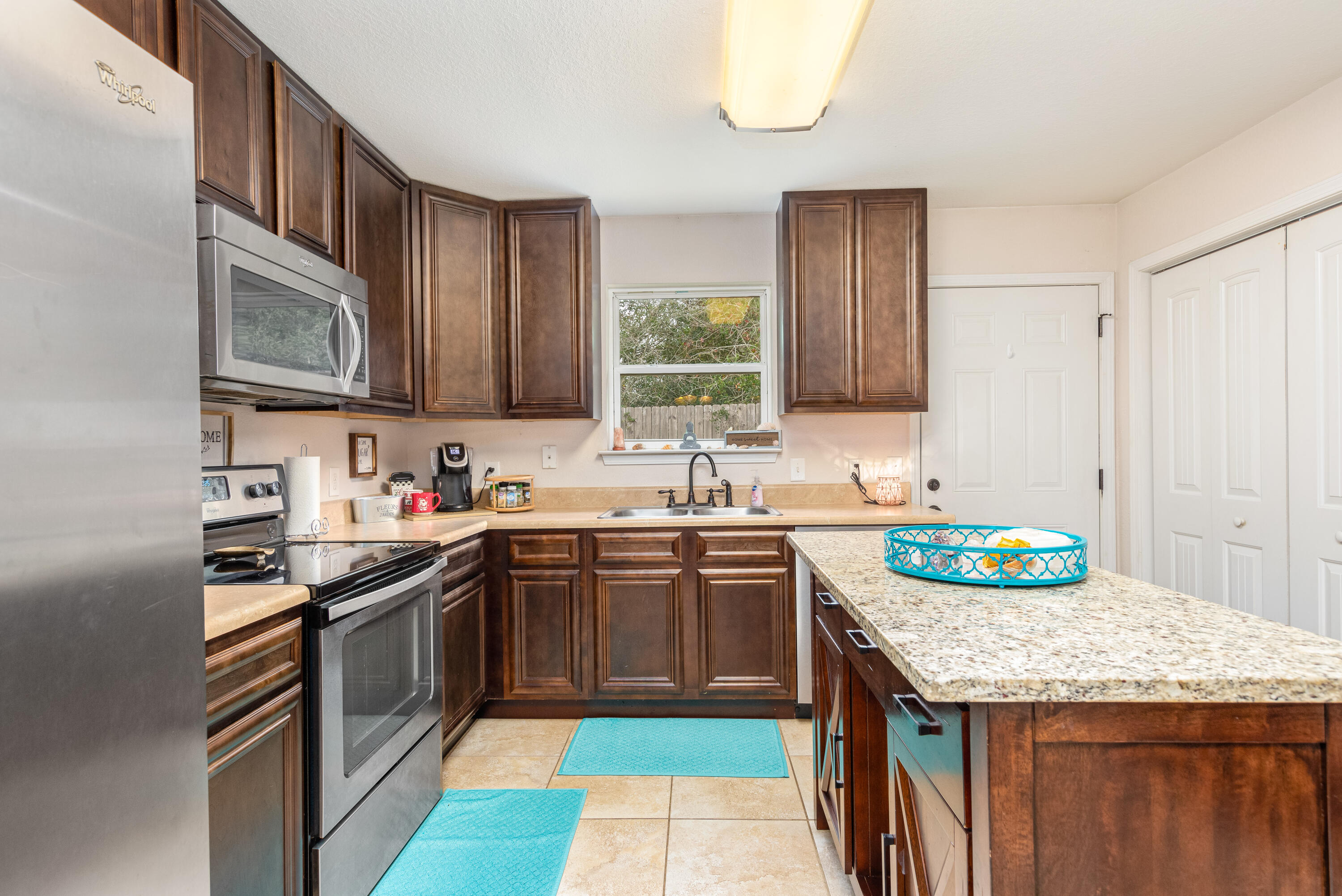 SHADOW LAKES - Residential