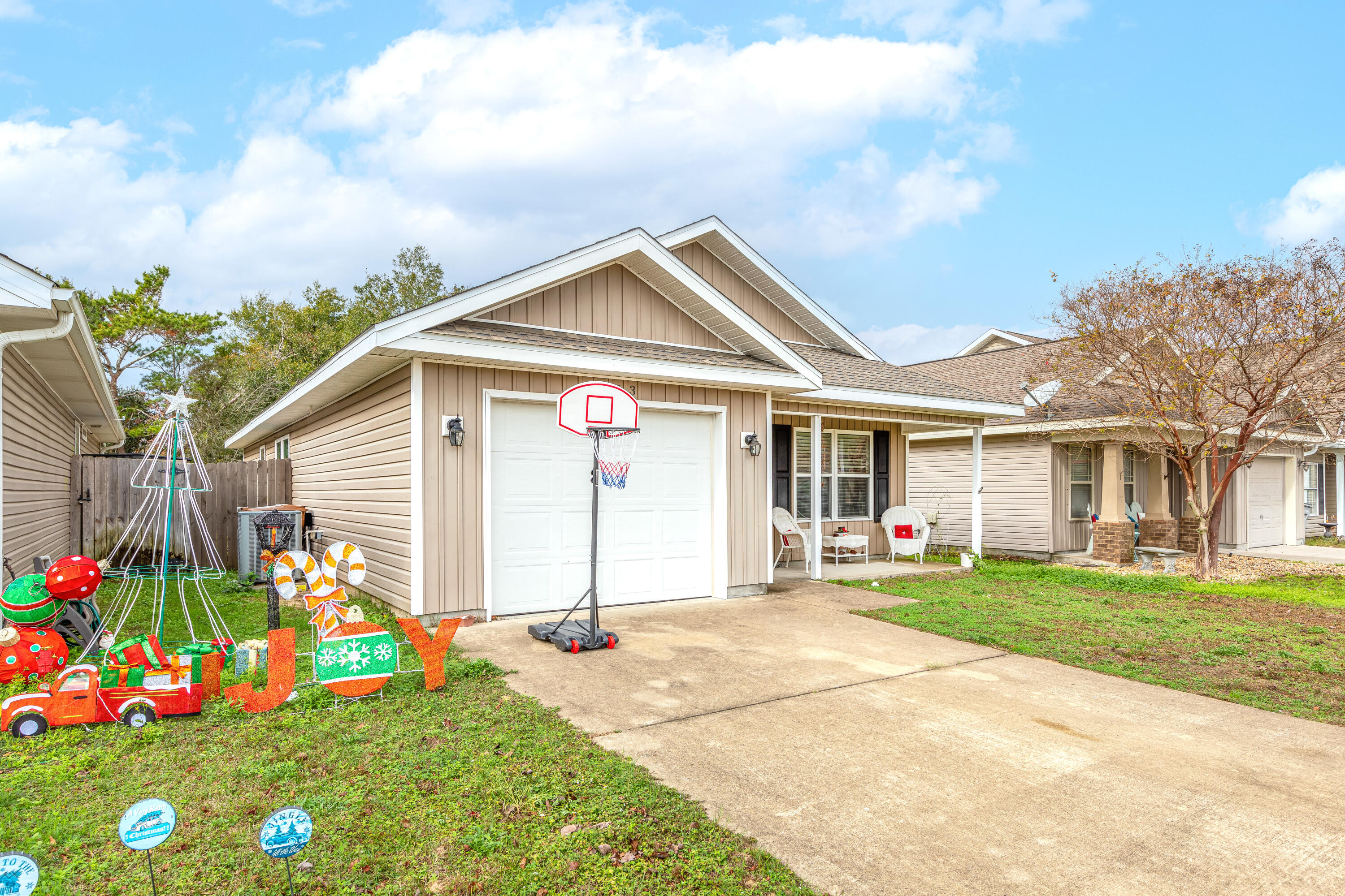 SHADOW LAKES - Residential