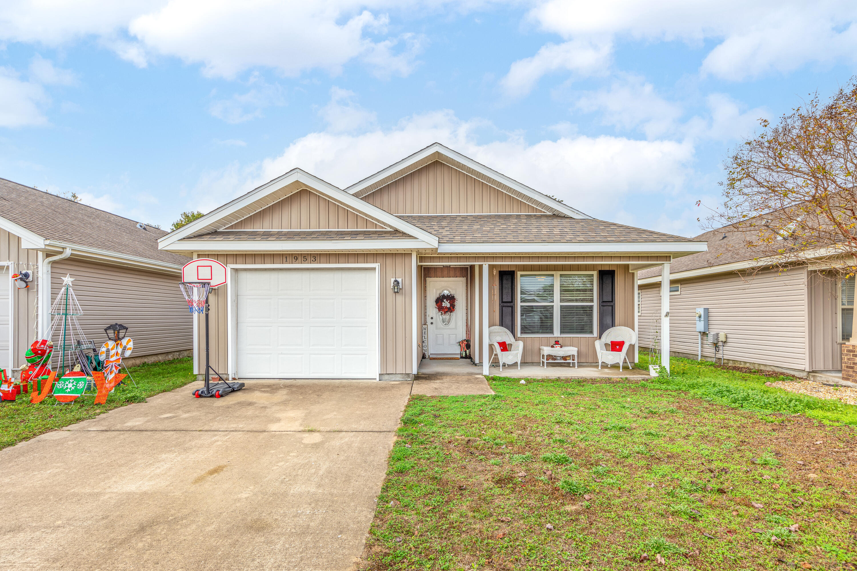 SHADOW LAKES - Residential