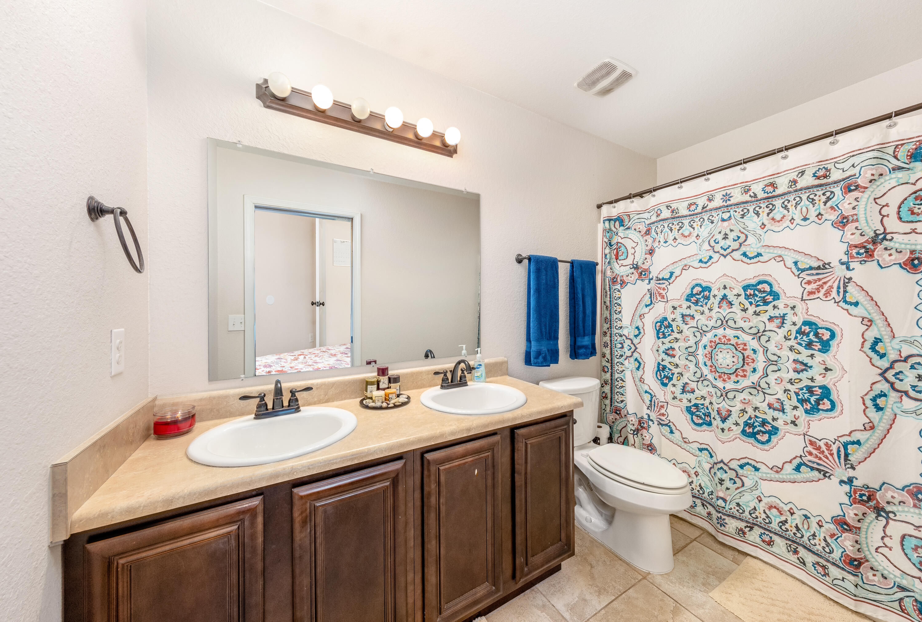 SHADOW LAKES - Residential