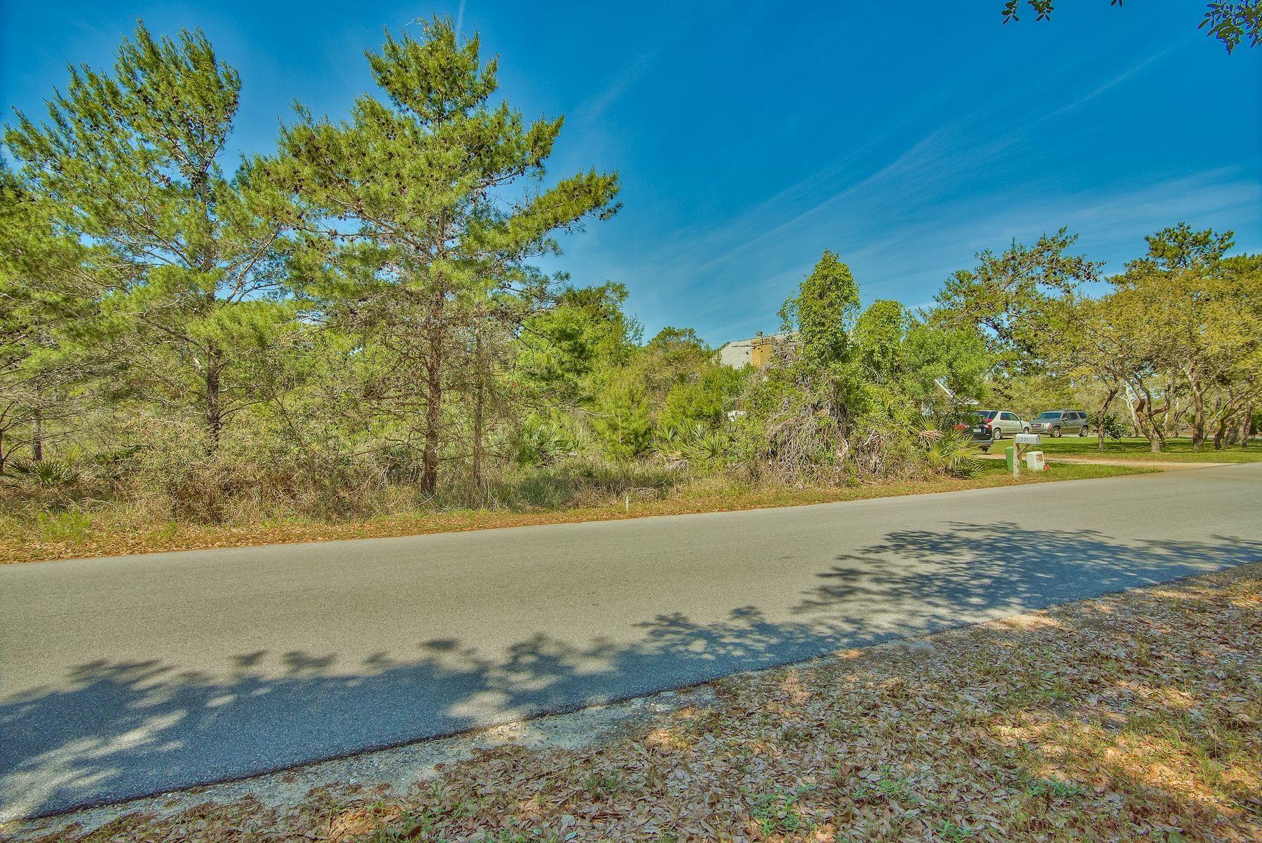 COUNTRY CLUB ESTATES - Land