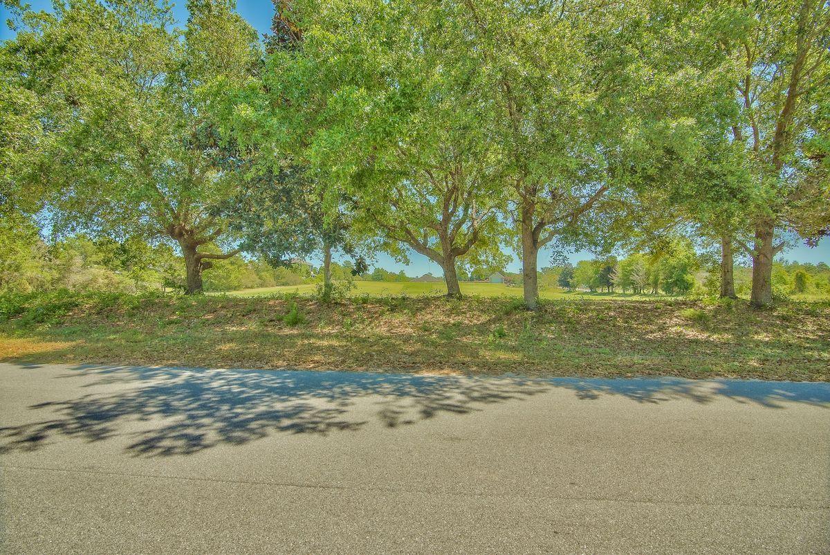 COUNTRY CLUB ESTATES - Land