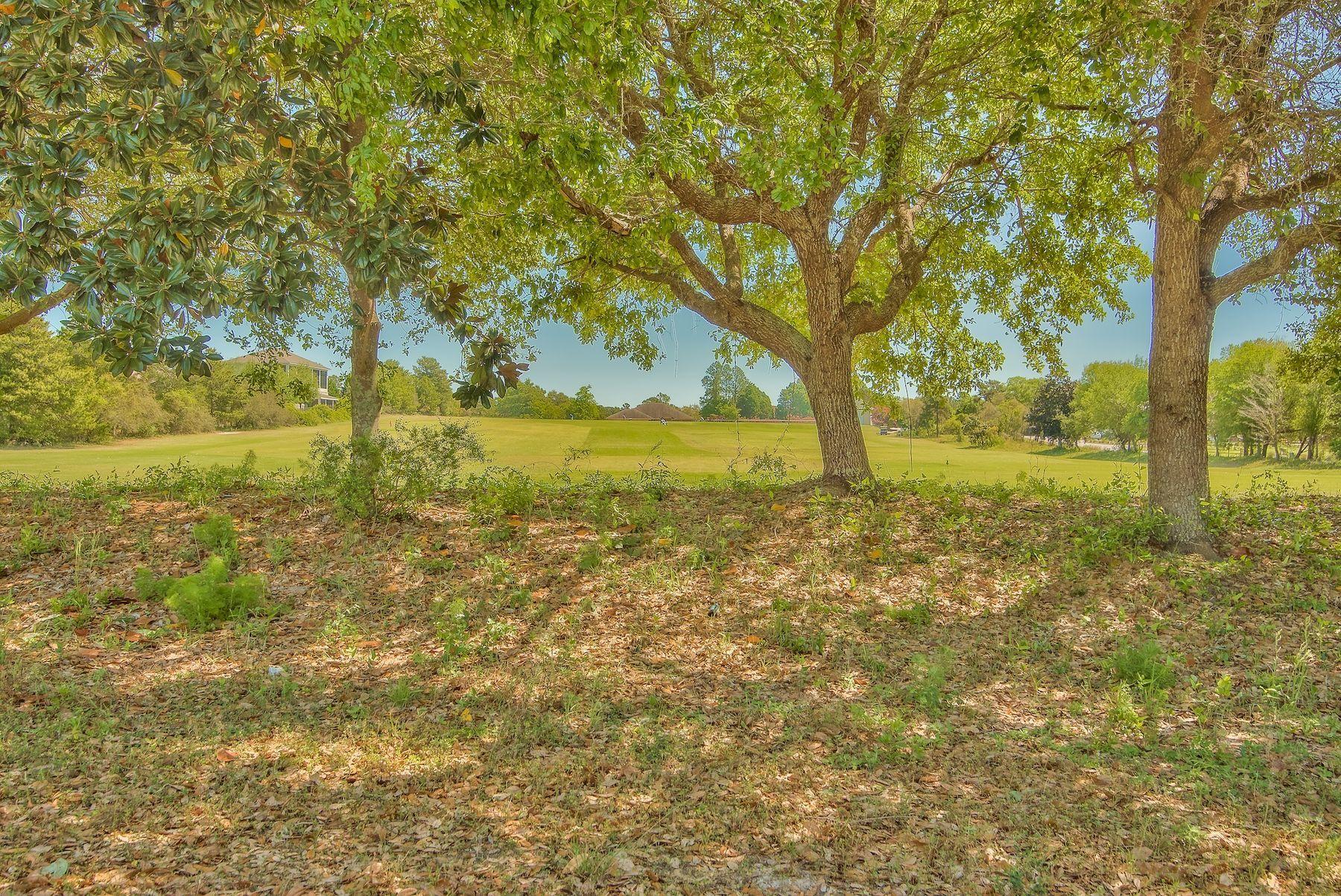 COUNTRY CLUB ESTATES - Land