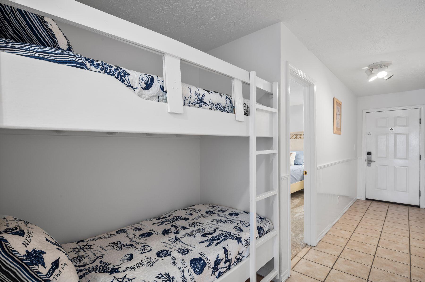 CRYSTAL VILLAS CONDO PH 2 - Residential