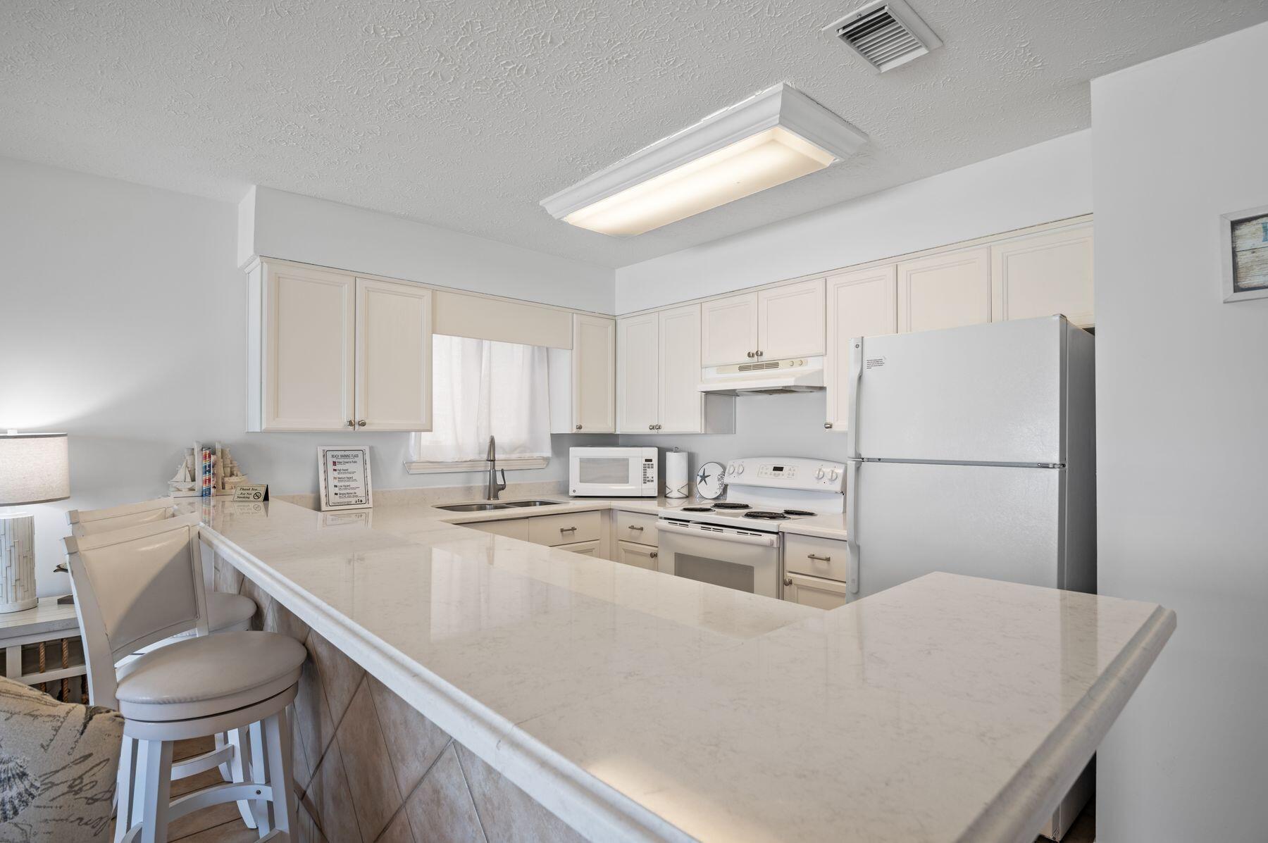 CRYSTAL VILLAS CONDO PH 2 - Residential