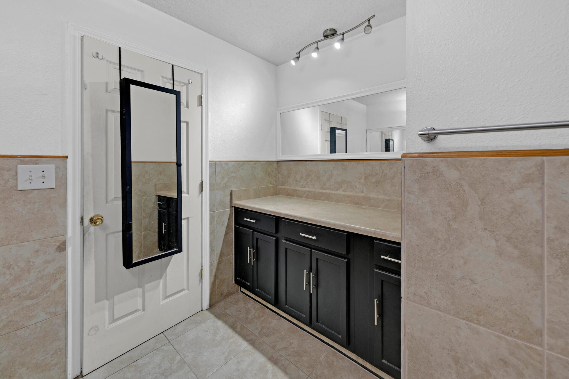 RACETRACK ROAD 1ST - Residential