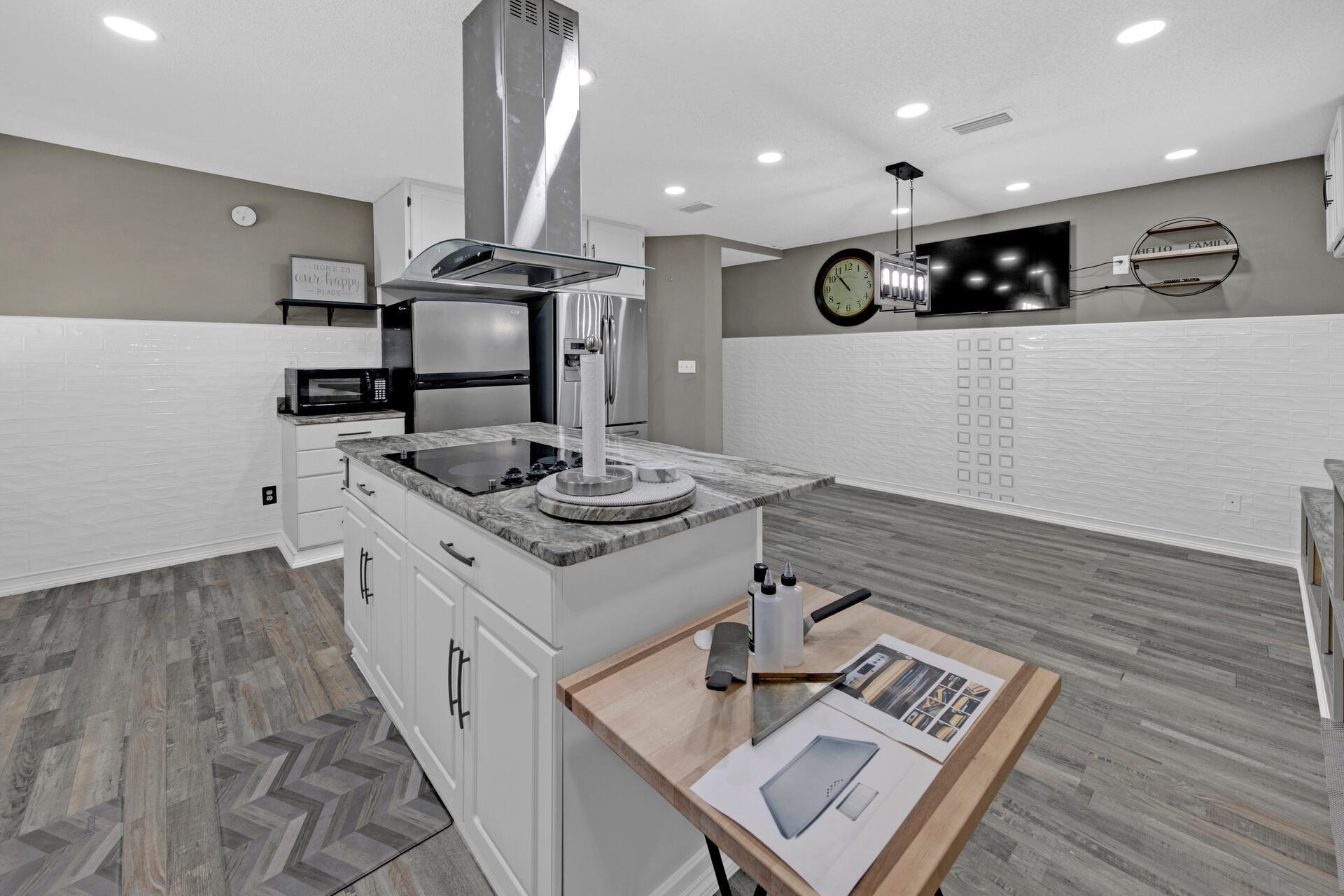 RACETRACK ROAD 1ST - Residential