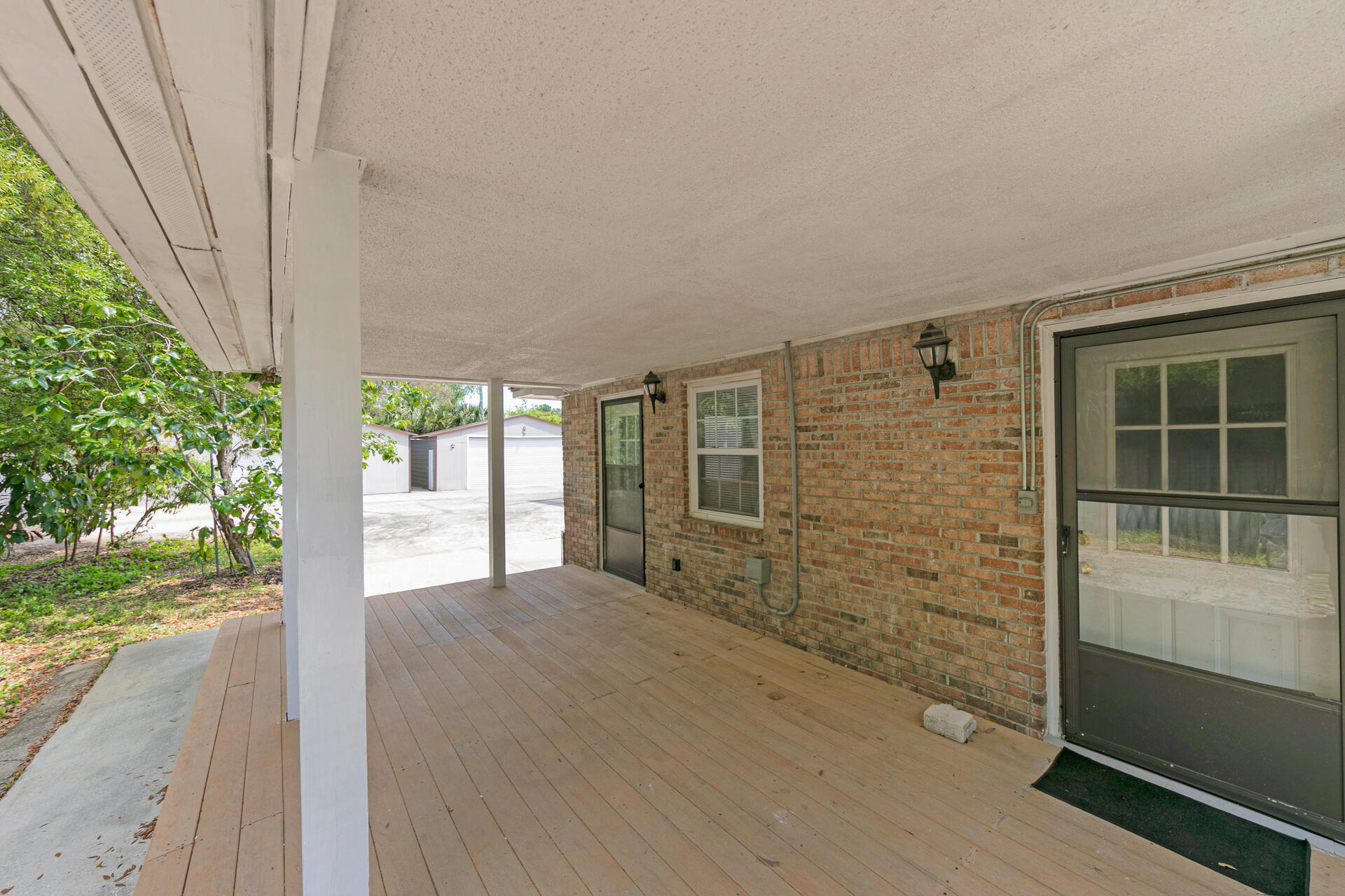 RACETRACK ROAD 1ST - Residential