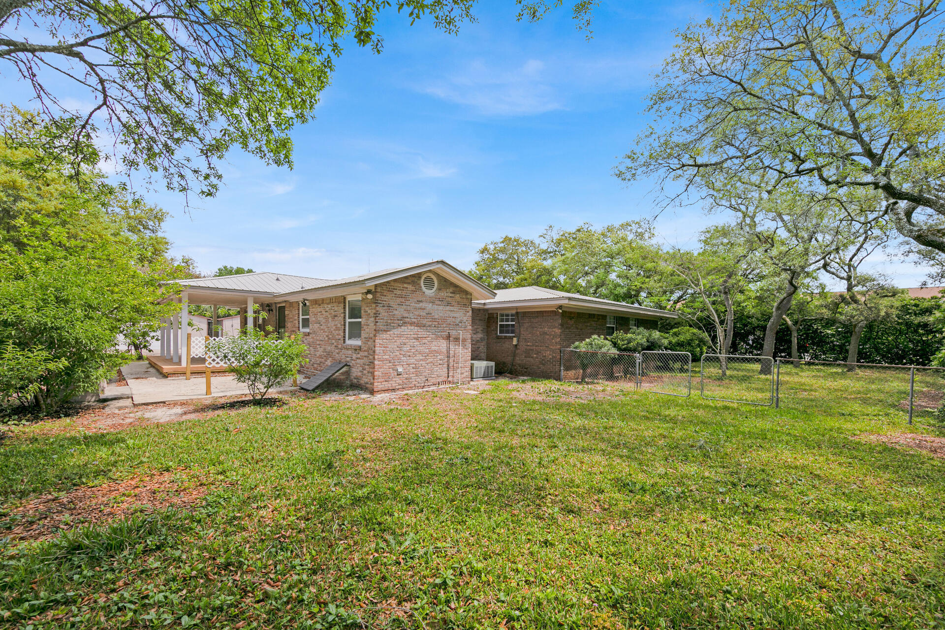 RACETRACK ROAD 1ST - Residential