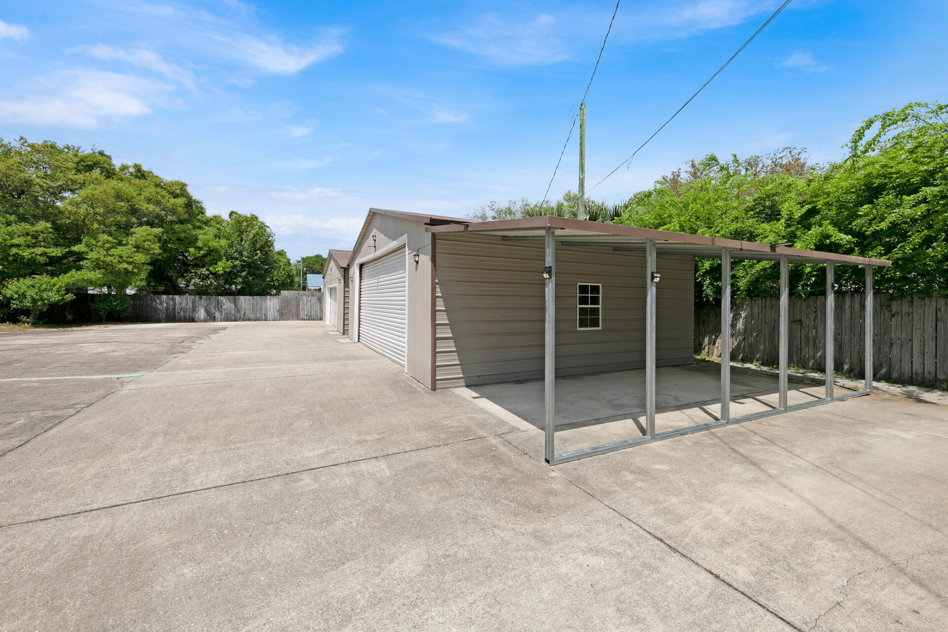 RACETRACK ROAD 1ST - Residential