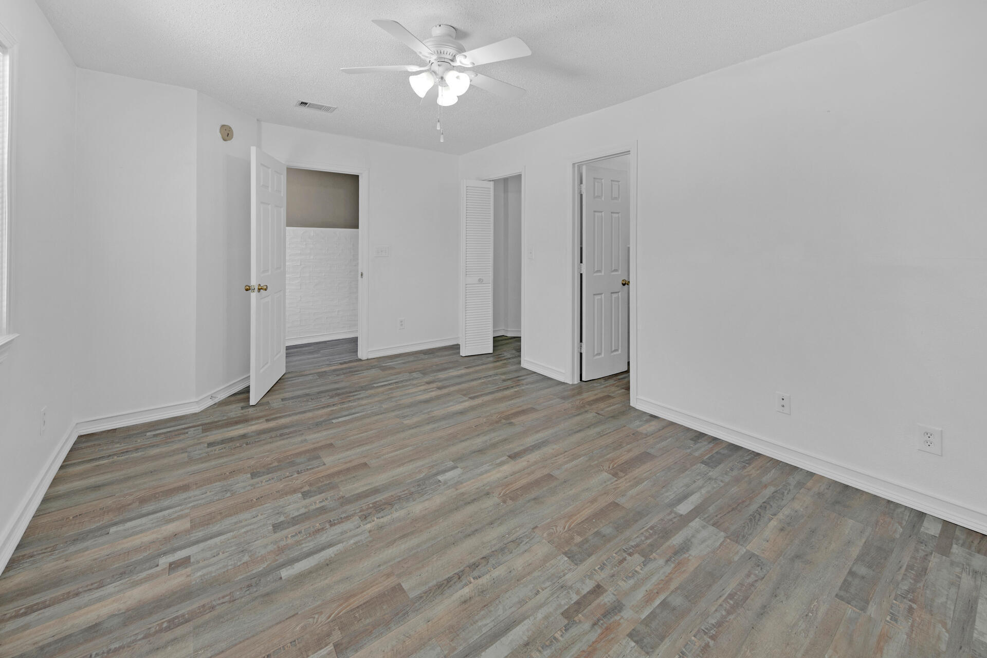 RACETRACK ROAD 1ST - Residential