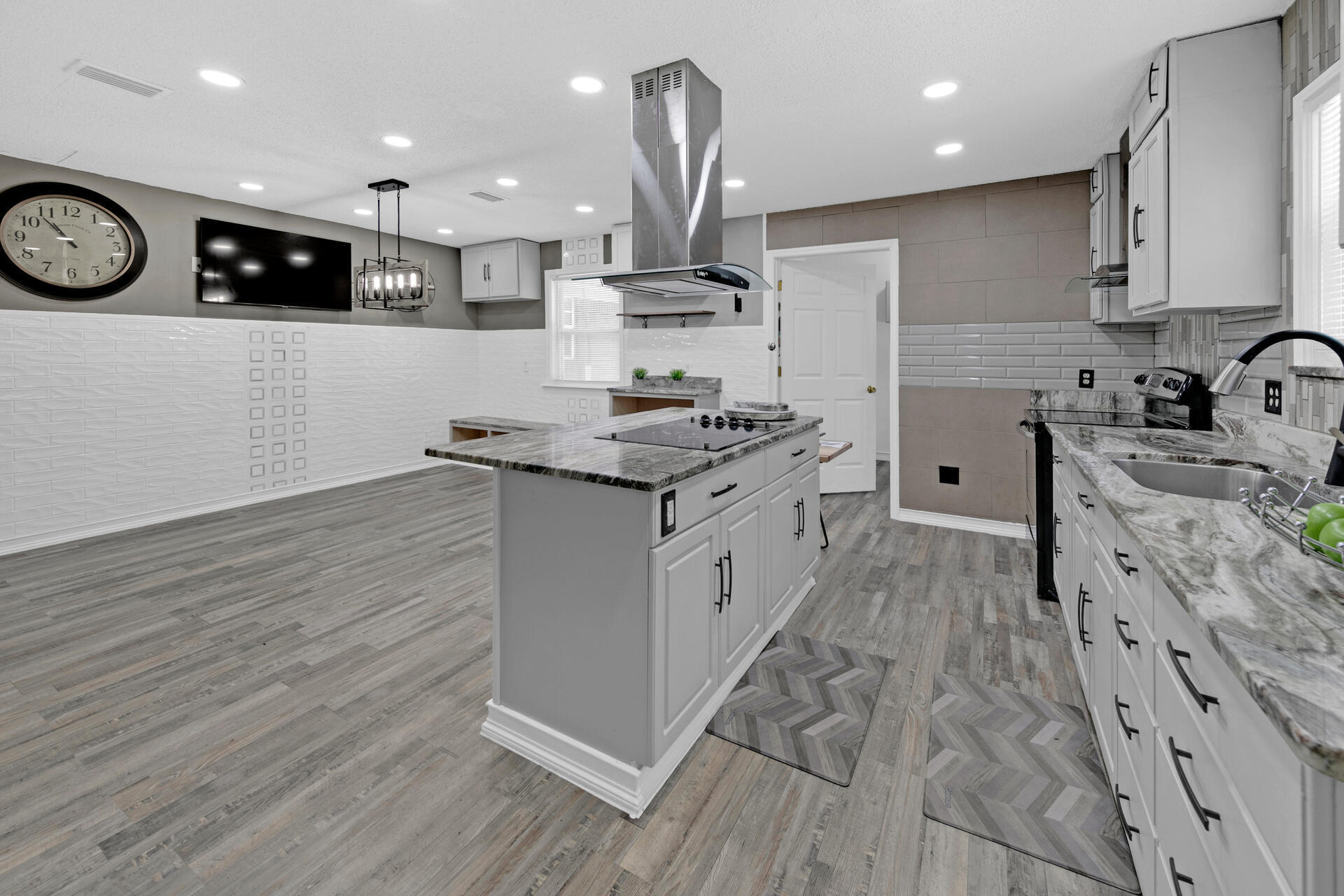 RACETRACK ROAD 1ST - Residential