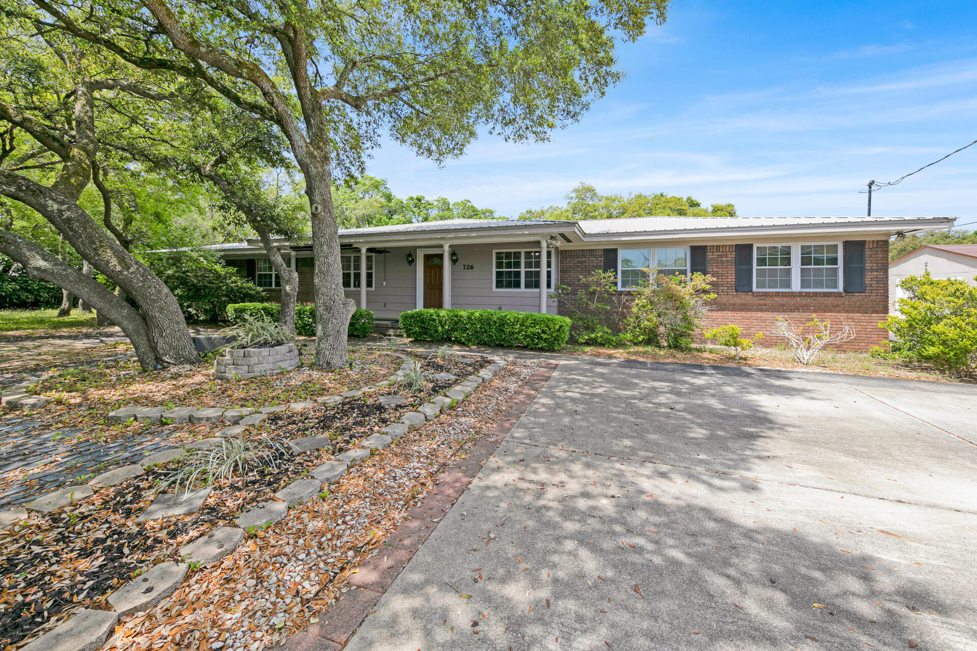 RACETRACK ROAD 1ST - Residential