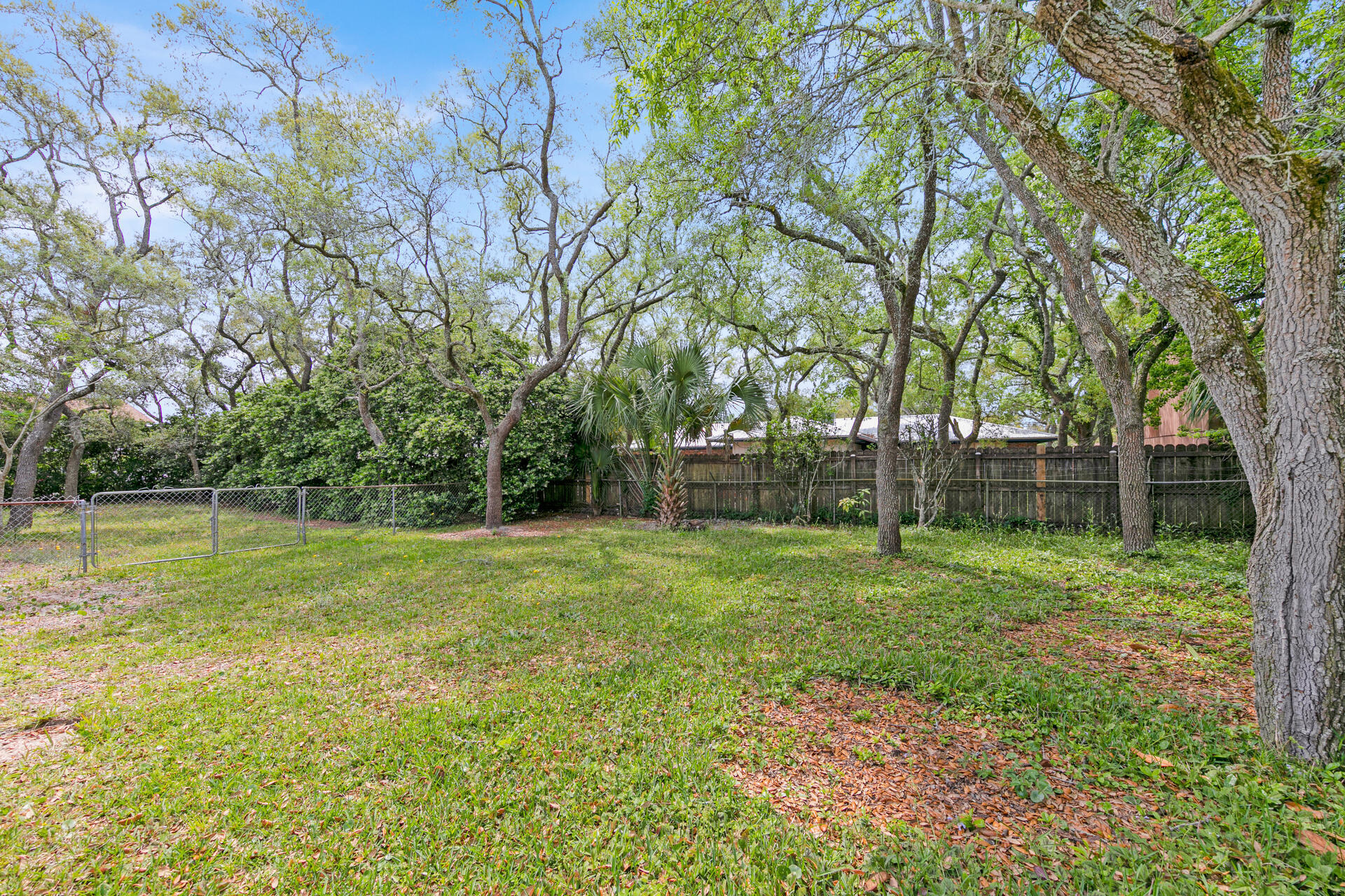 RACETRACK ROAD 1ST - Residential