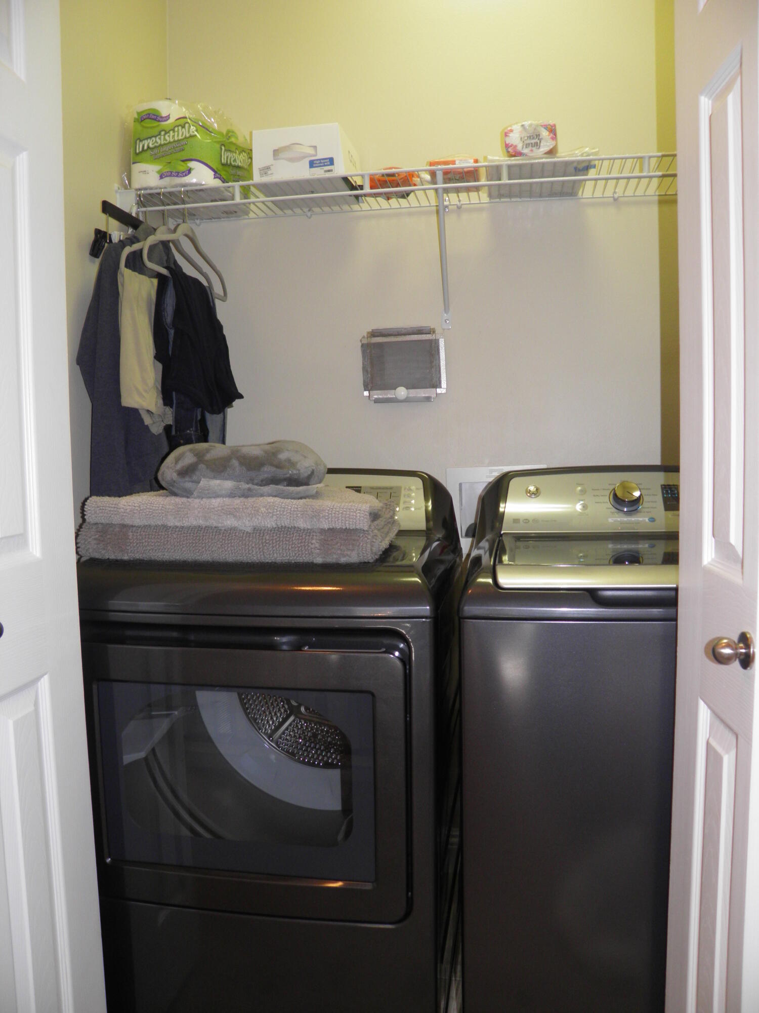 WALTON OAKS - Residential Lease