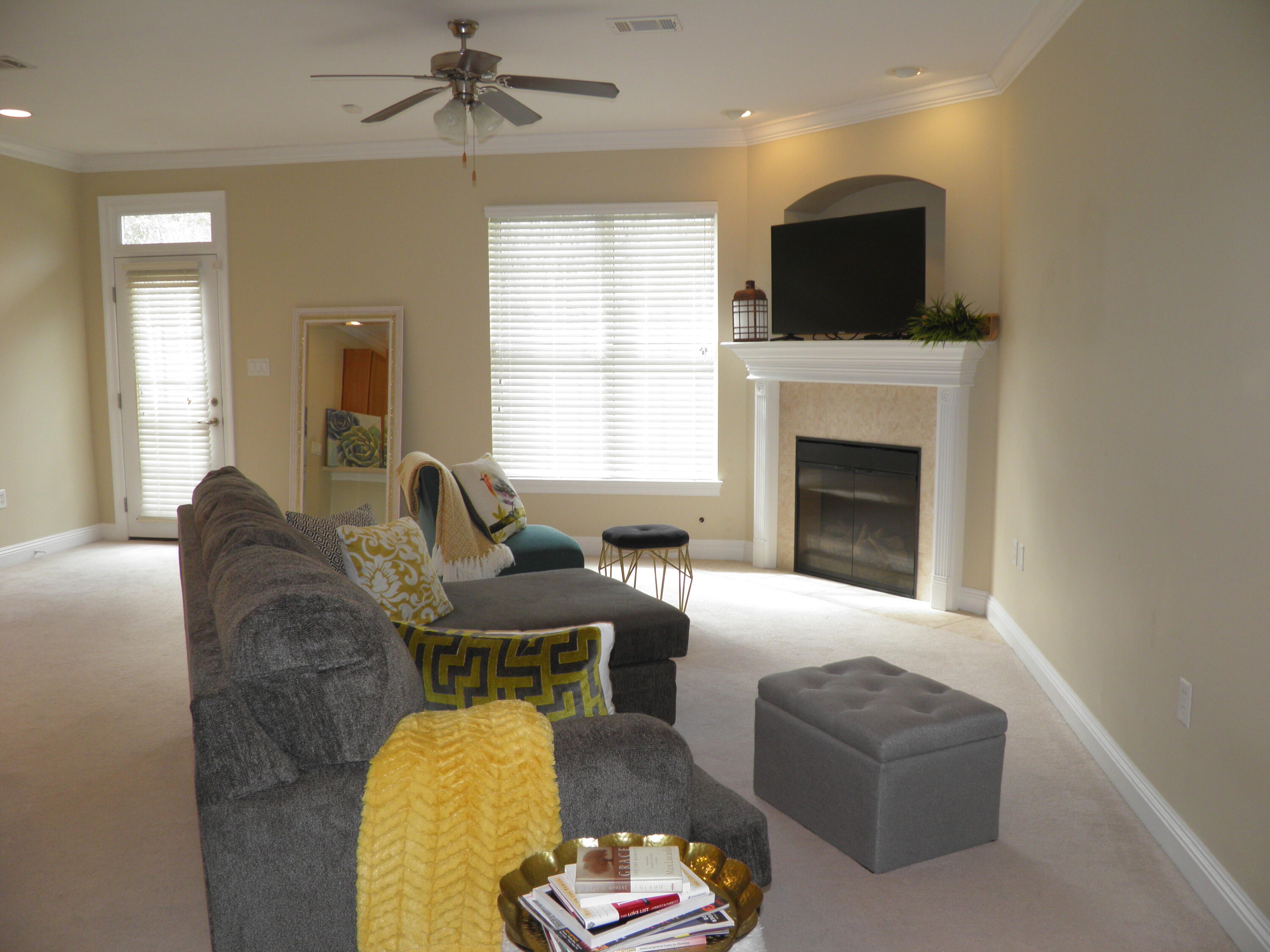 WALTON OAKS - Residential Lease