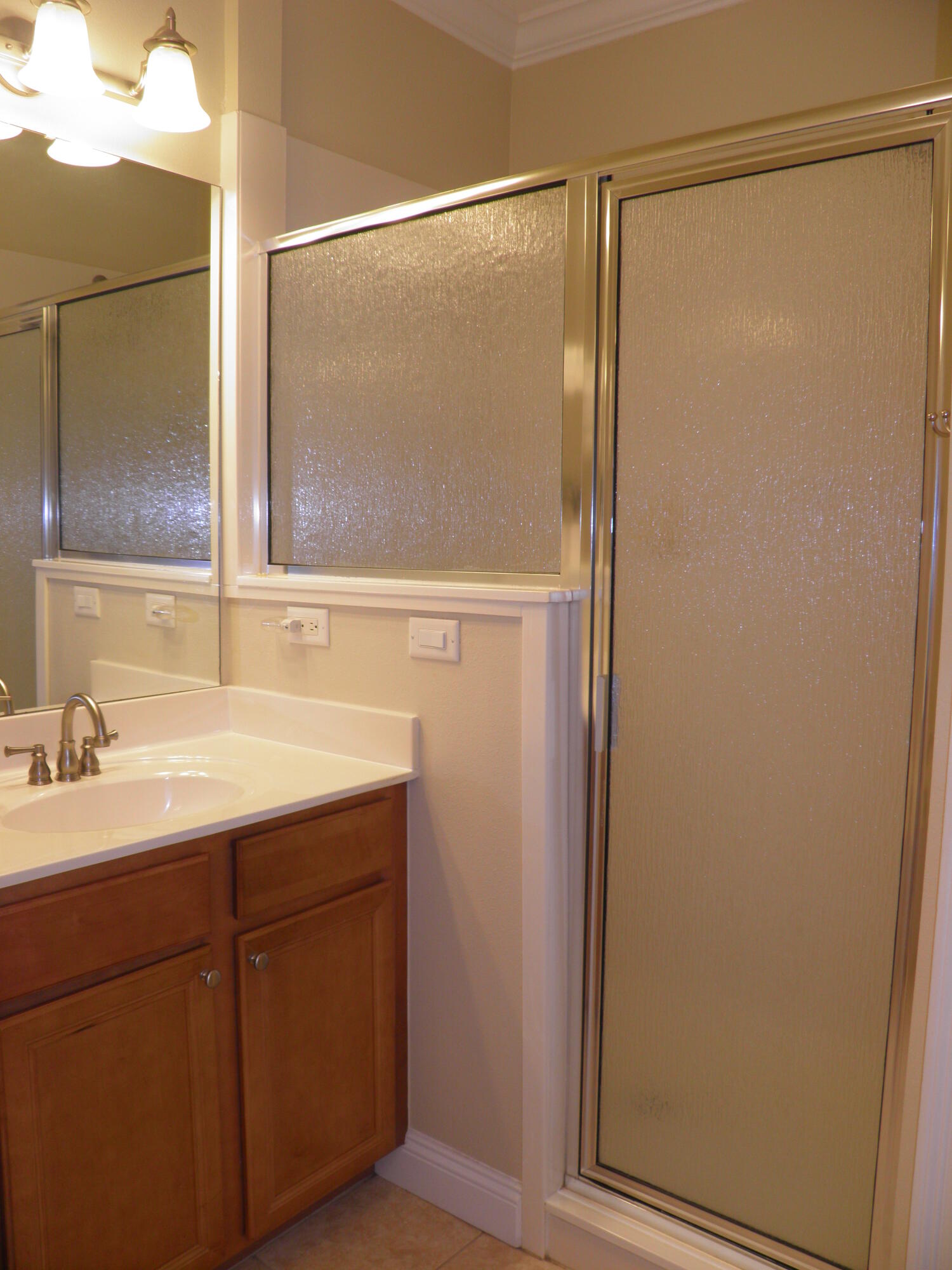 WALTON OAKS - Residential Lease