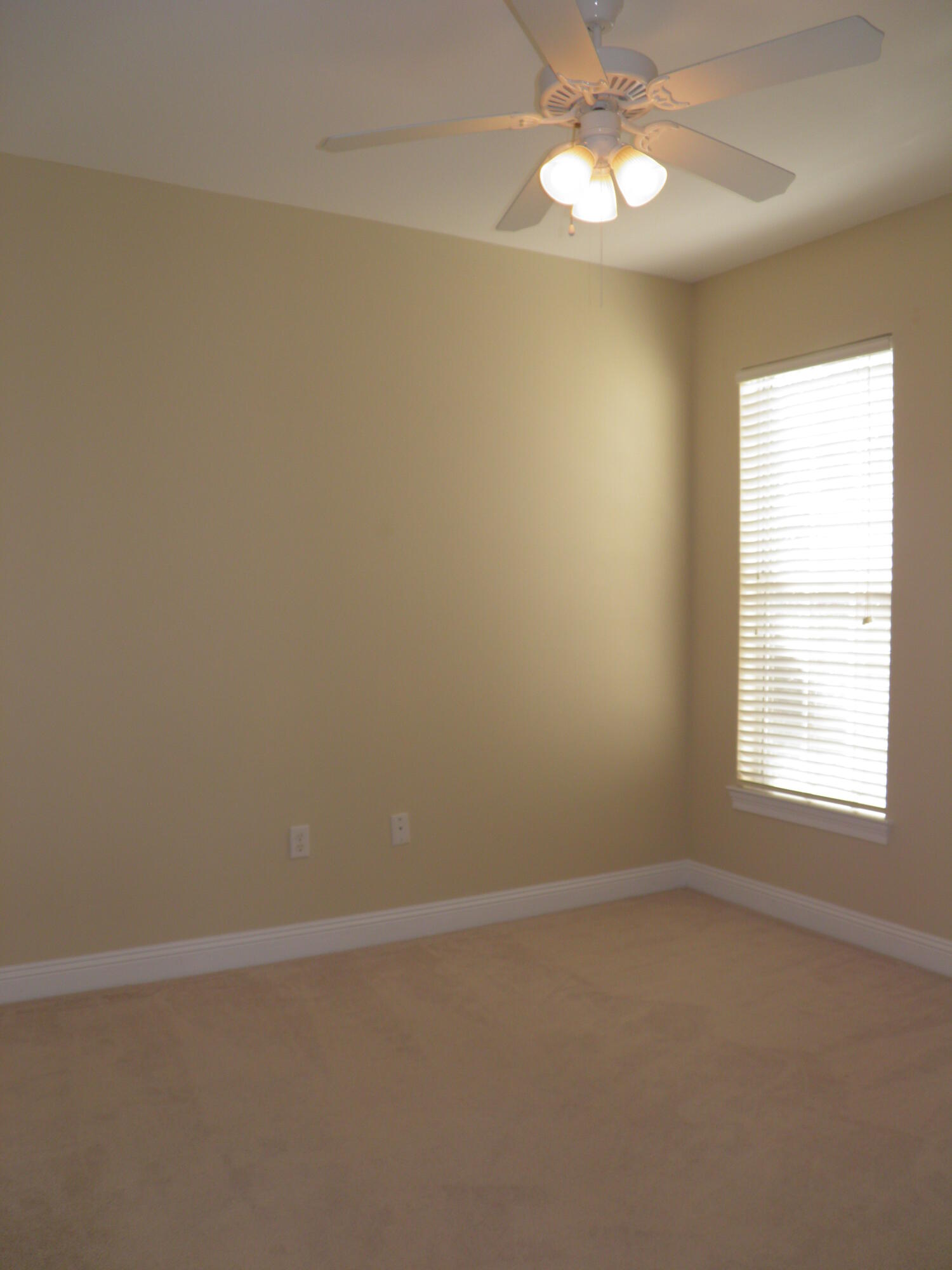 WALTON OAKS - Residential Lease