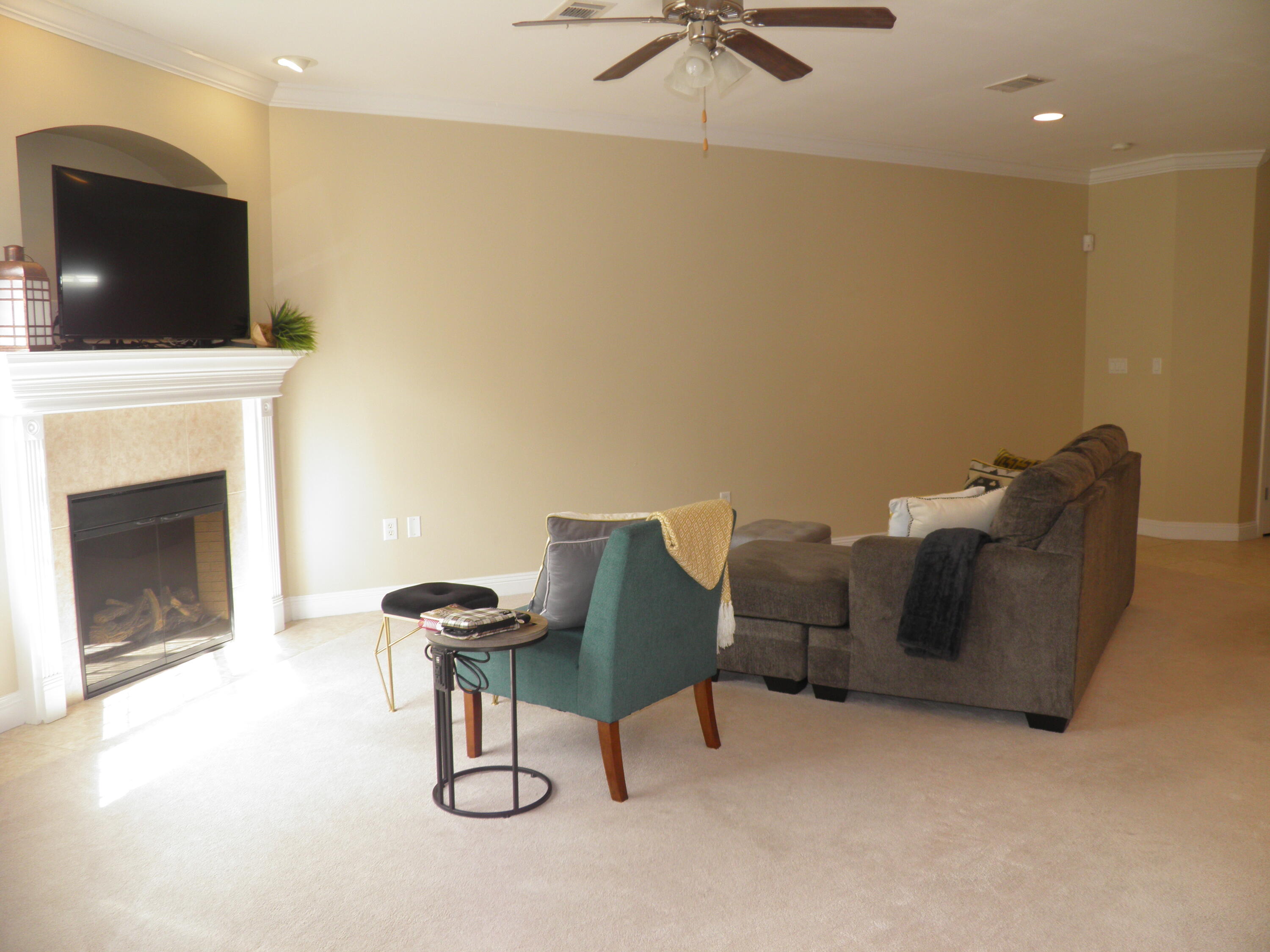 WALTON OAKS - Residential Lease