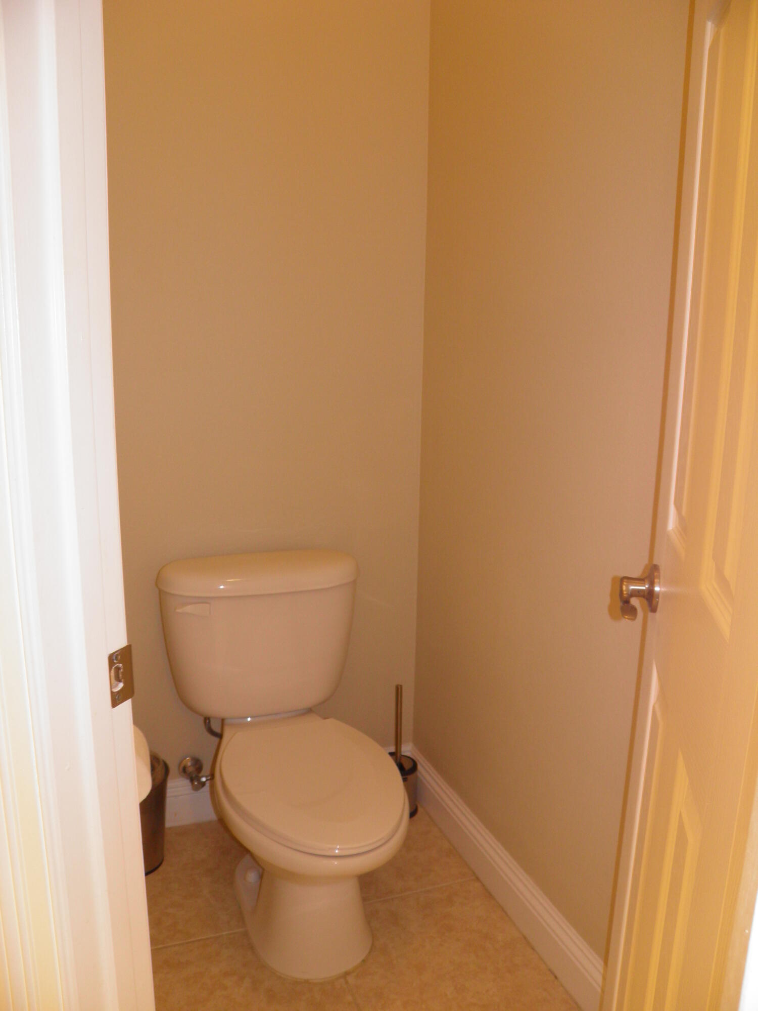 WALTON OAKS - Residential Lease