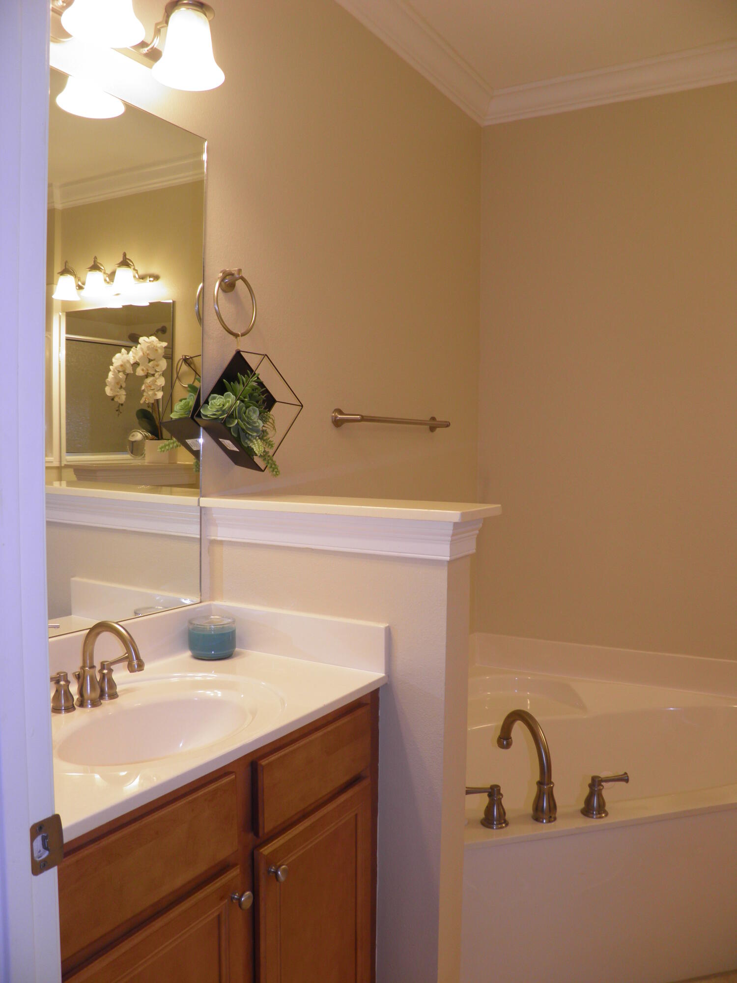 WALTON OAKS - Residential Lease