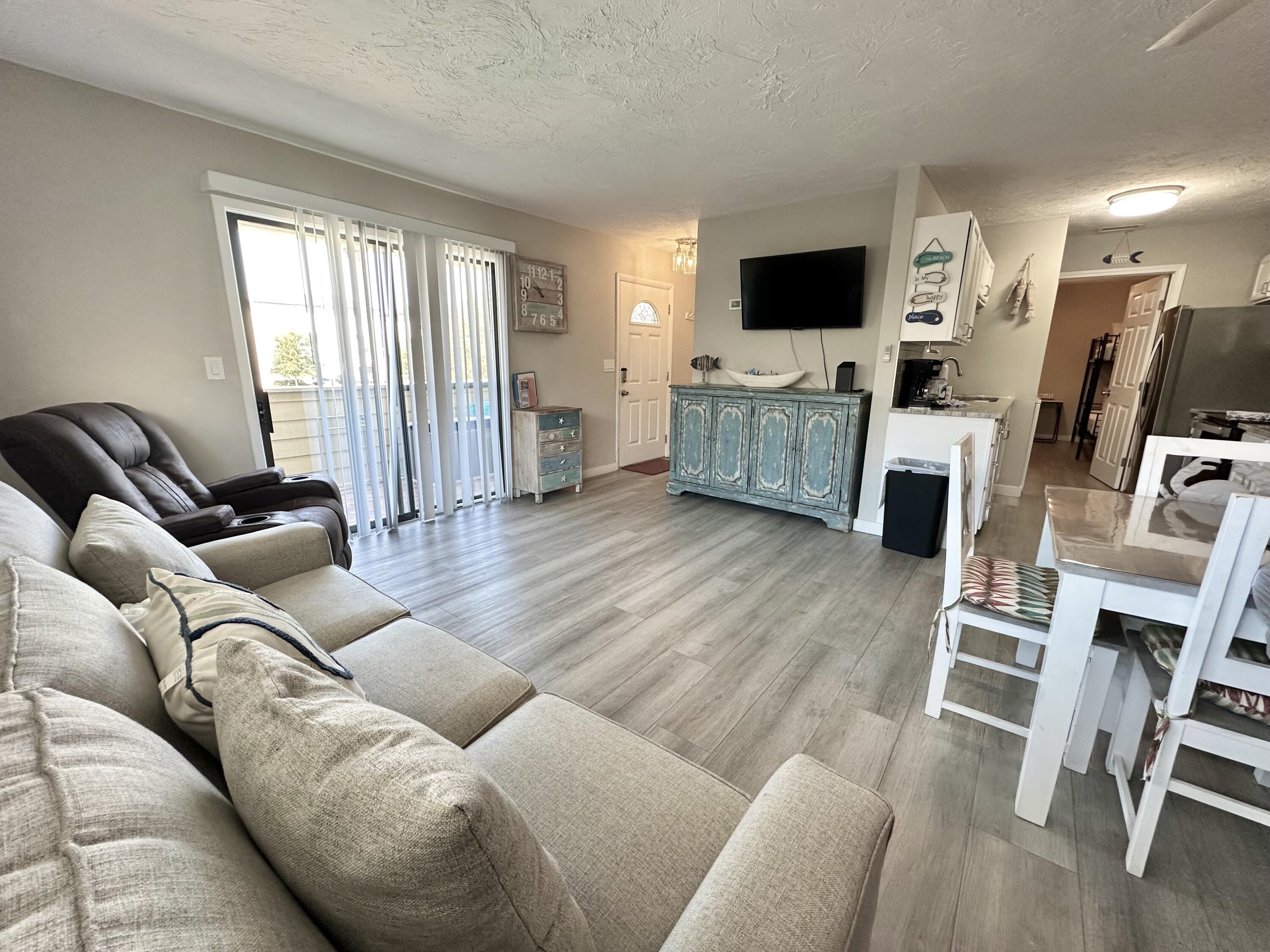 CROSS CREEK CLUB CONDO - Residential