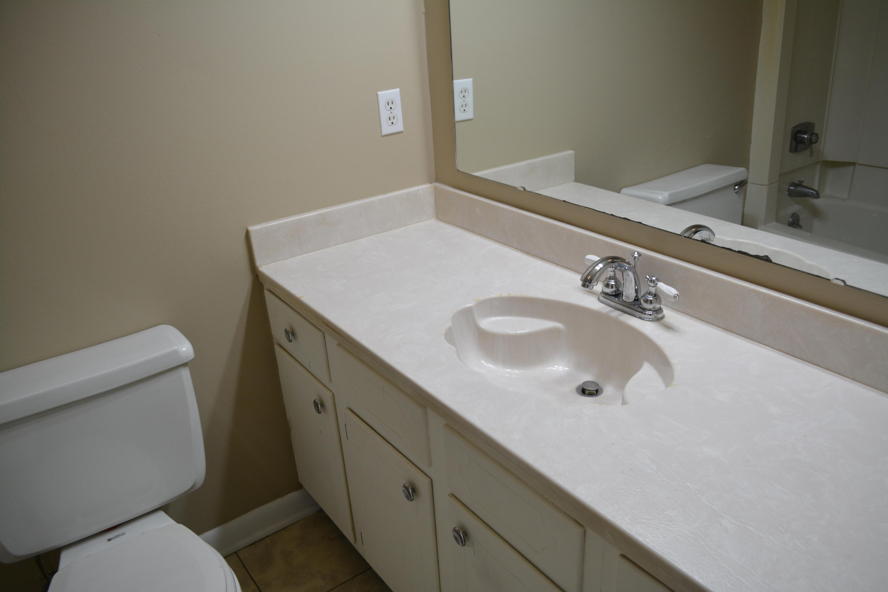 PORT DIXIE - Residential Lease