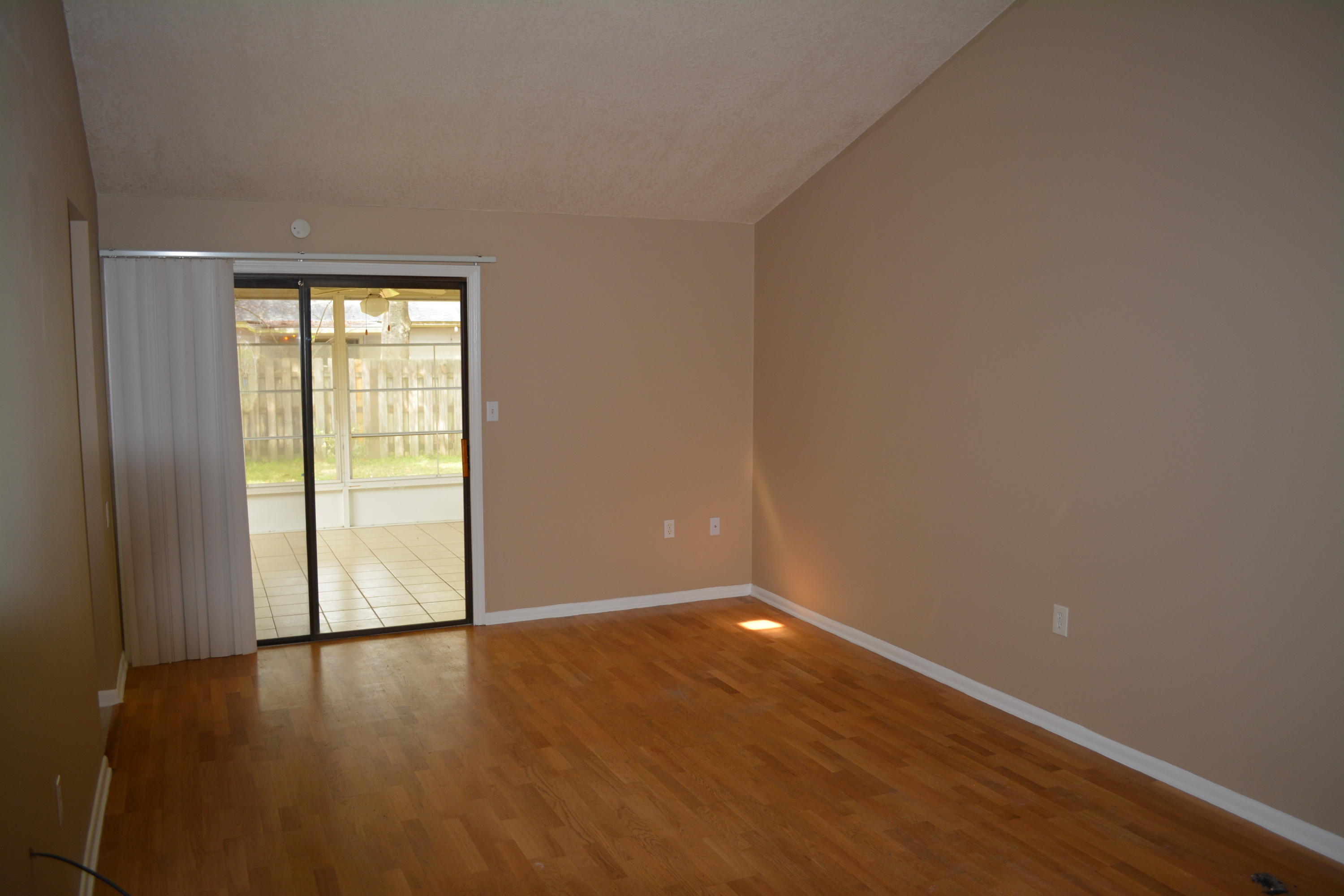 PORT DIXIE - Residential Lease