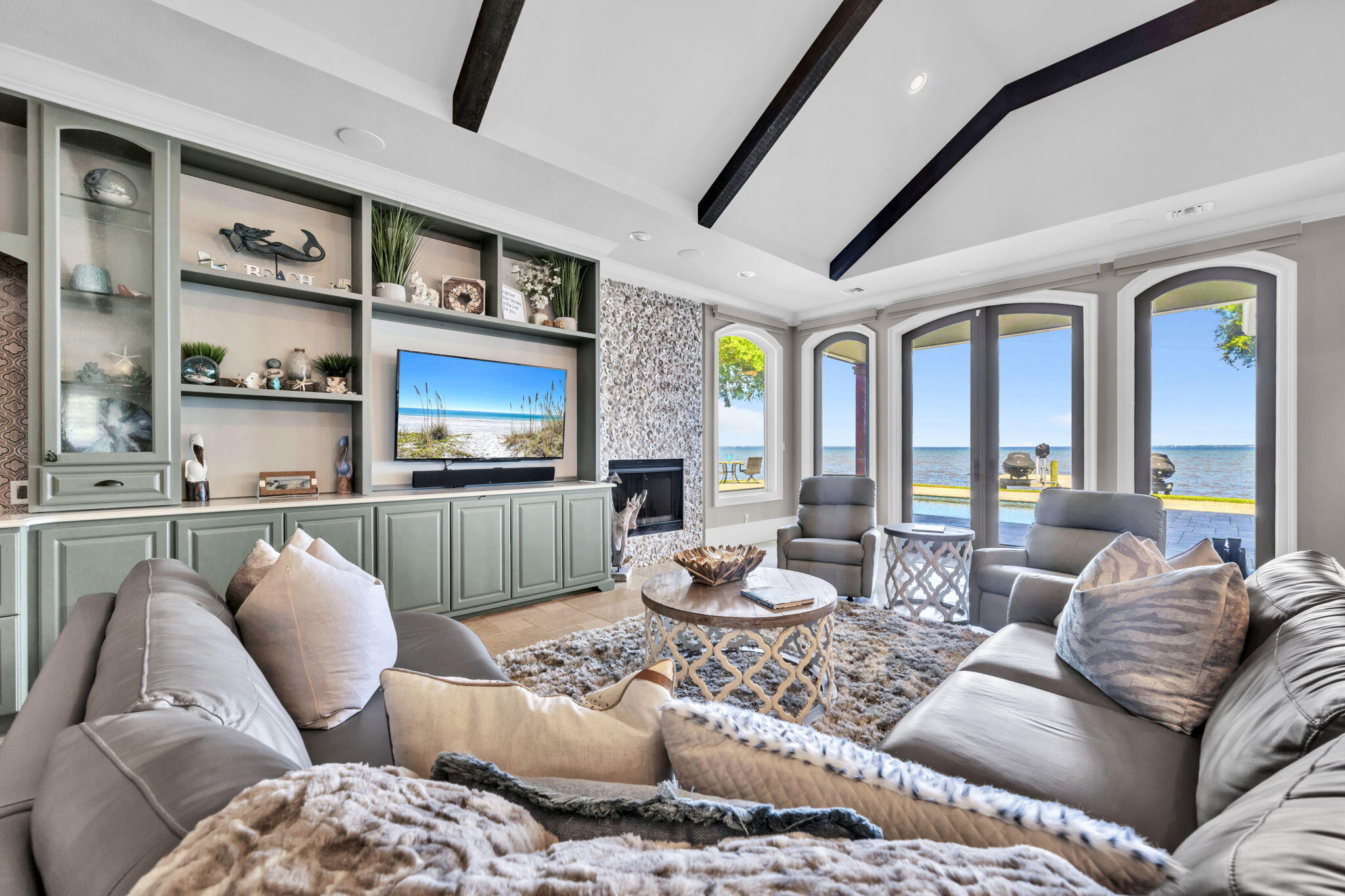 3015 Bay Villas Drive 3015
