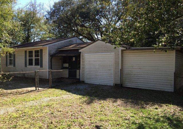 REO - Charming 3 Bed, 1 Bath home nestled in the community of Lakewood. This property offers a beautiful lush yard with mature trees and plenty of room for entertaining Family & Friends. The interior of this home offers plenty of space to span out with tons of natural light that floods through every room! You must see the property in person to truly appreciate what it has to offer, photos do not do it justice! Don't miss out on this Wonderful Opportunity! This property is considered Insurable with Escrow by a FHA Appraiser. Buyers may escrow funds for repairs after the close of escrow & the amount is added to the loan balance of the standard FHA Financing (203b). Please see attached Repair Escrow & PCR for details. Available to Owner Occupants for 15 days from list date.