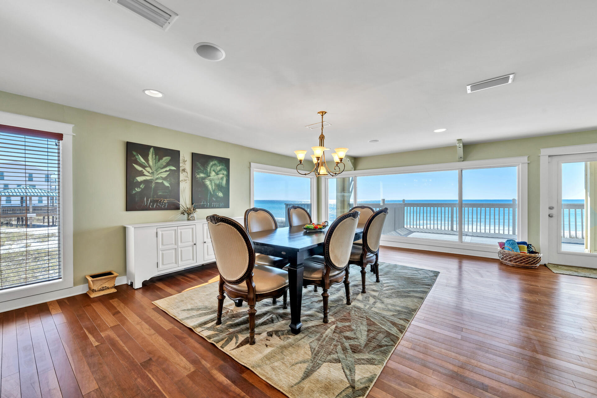 WHITECAPS T/H UNREC - Residential