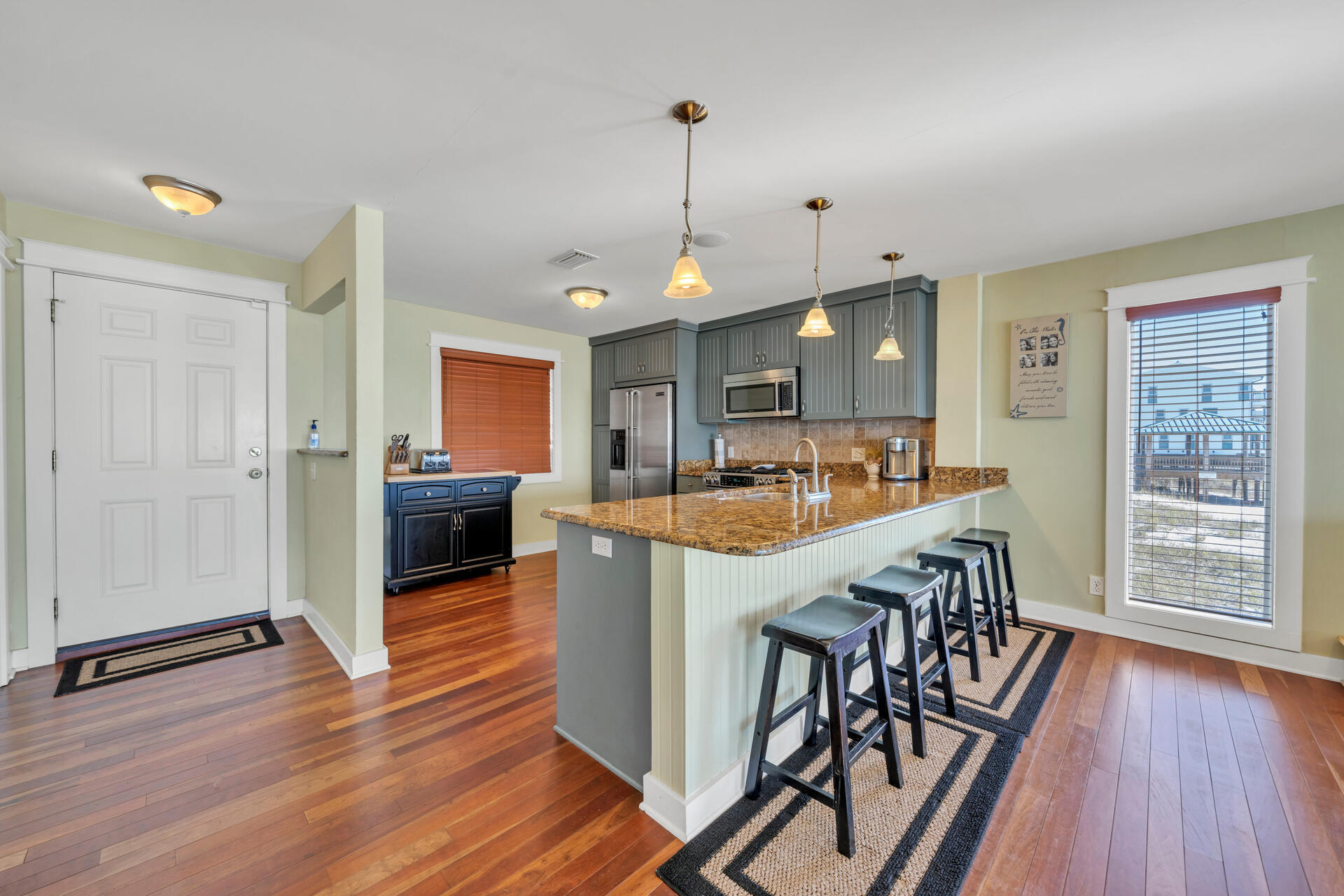 WHITECAPS T/H UNREC - Residential