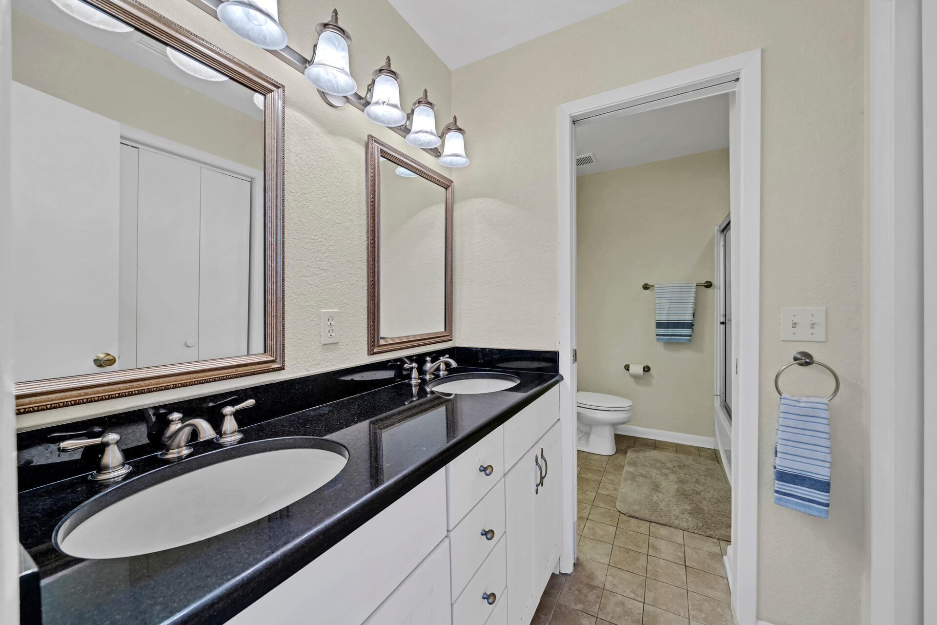 WHITECAPS T/H UNREC - Residential