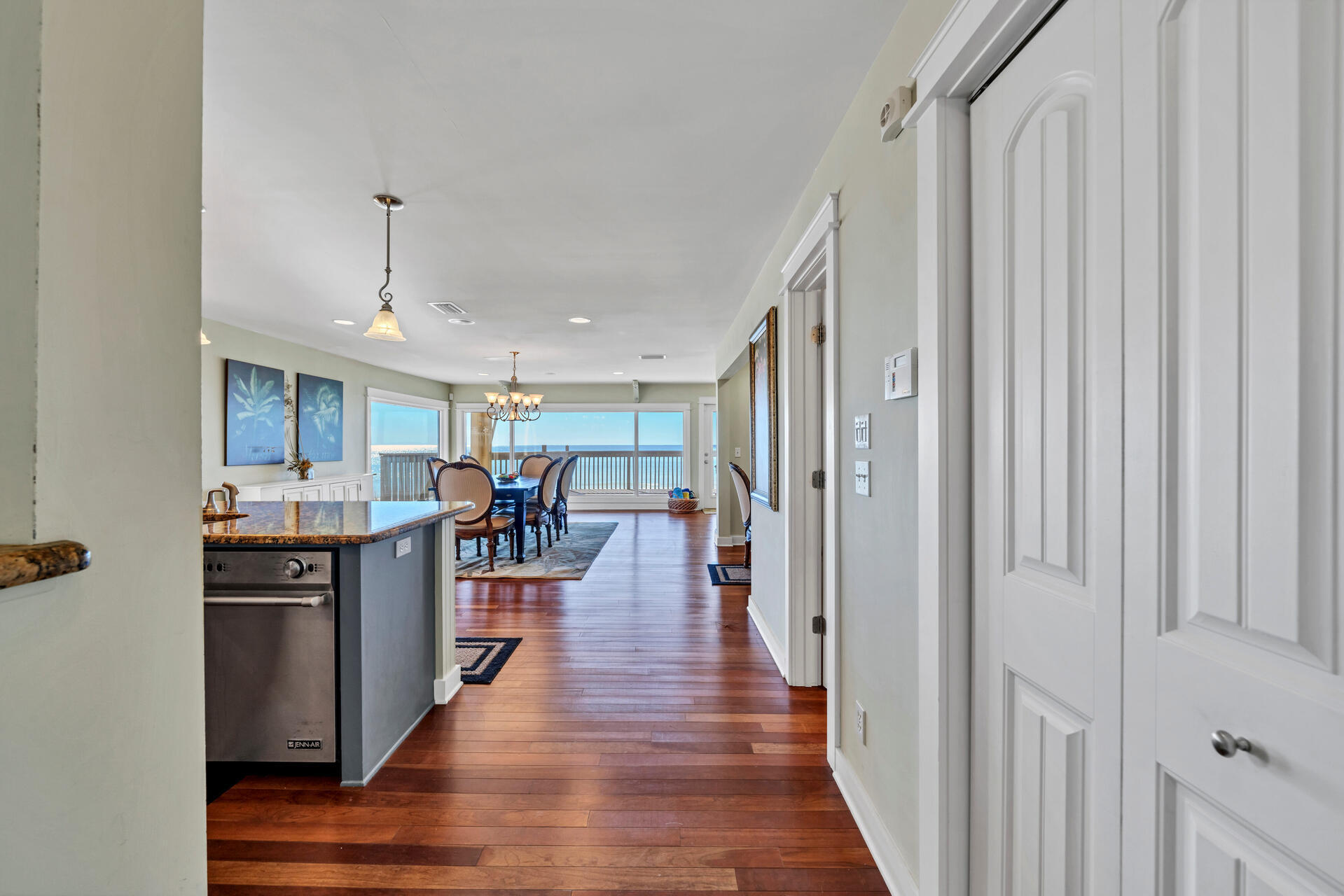 WHITECAPS T/H UNREC - Residential