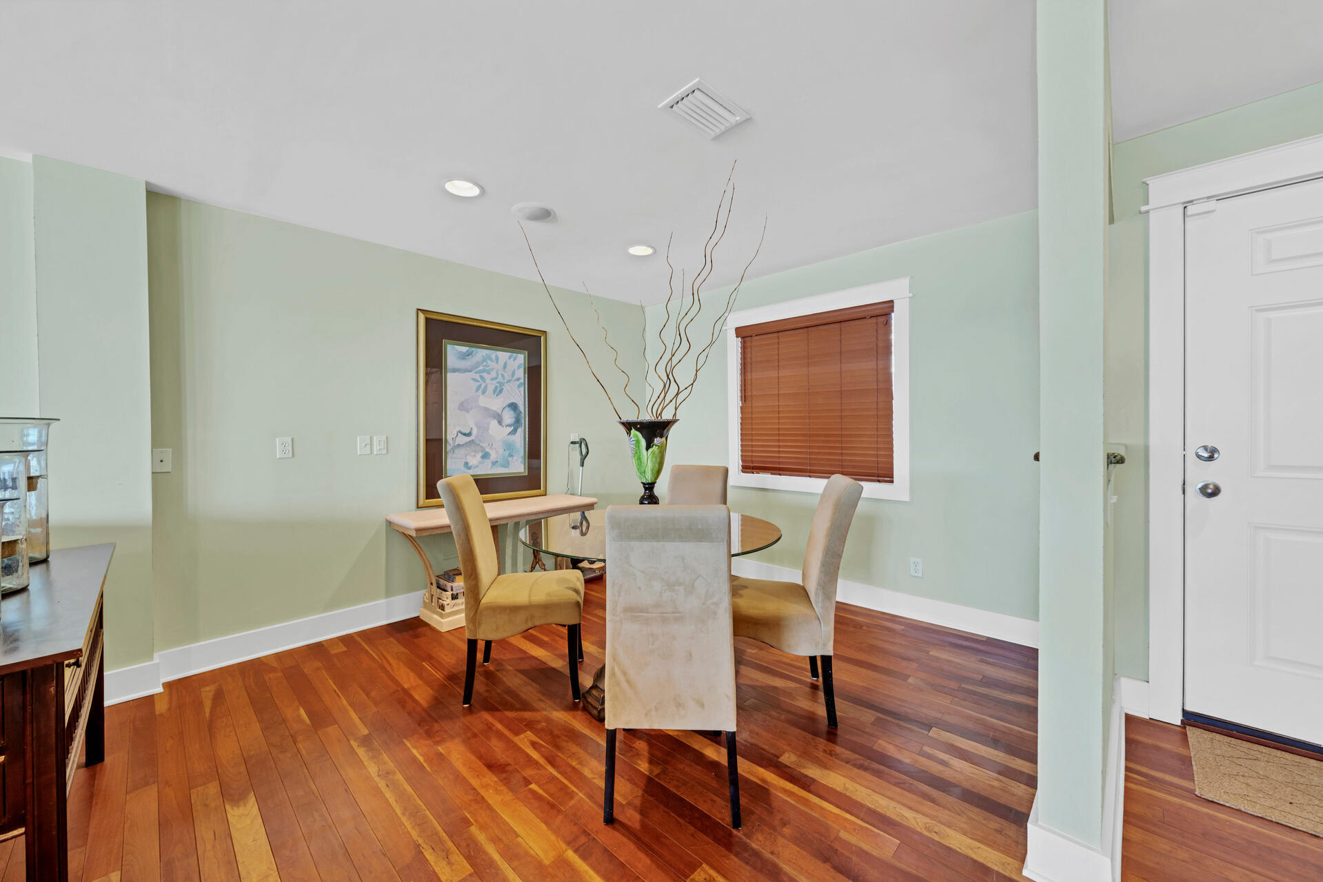 WHITECAPS T/H UNREC - Residential
