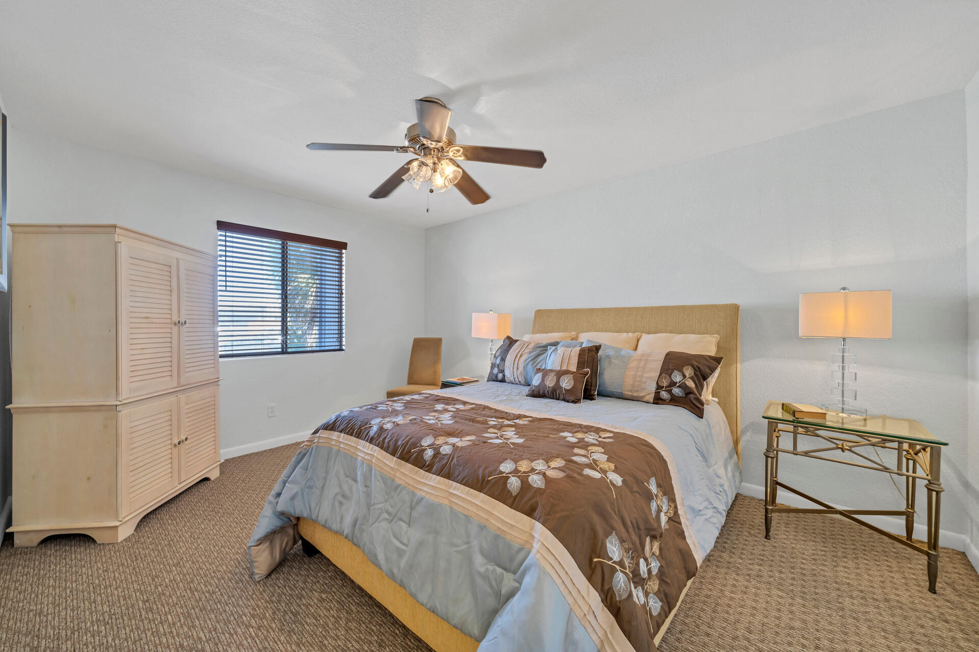 WHITECAPS T/H UNREC - Residential